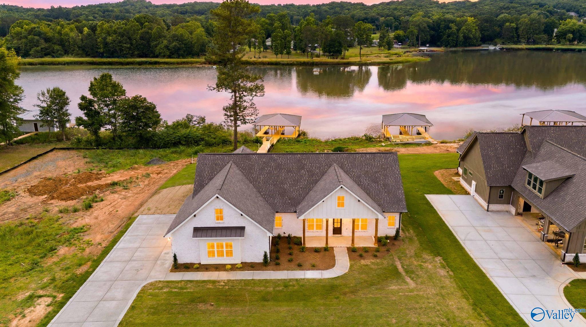 372 Lake Creek Drive — photo