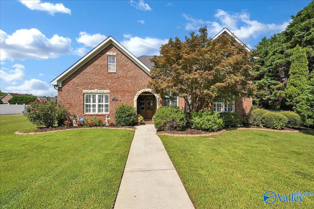 901 Parkside Court, Decatur, AL 35601
