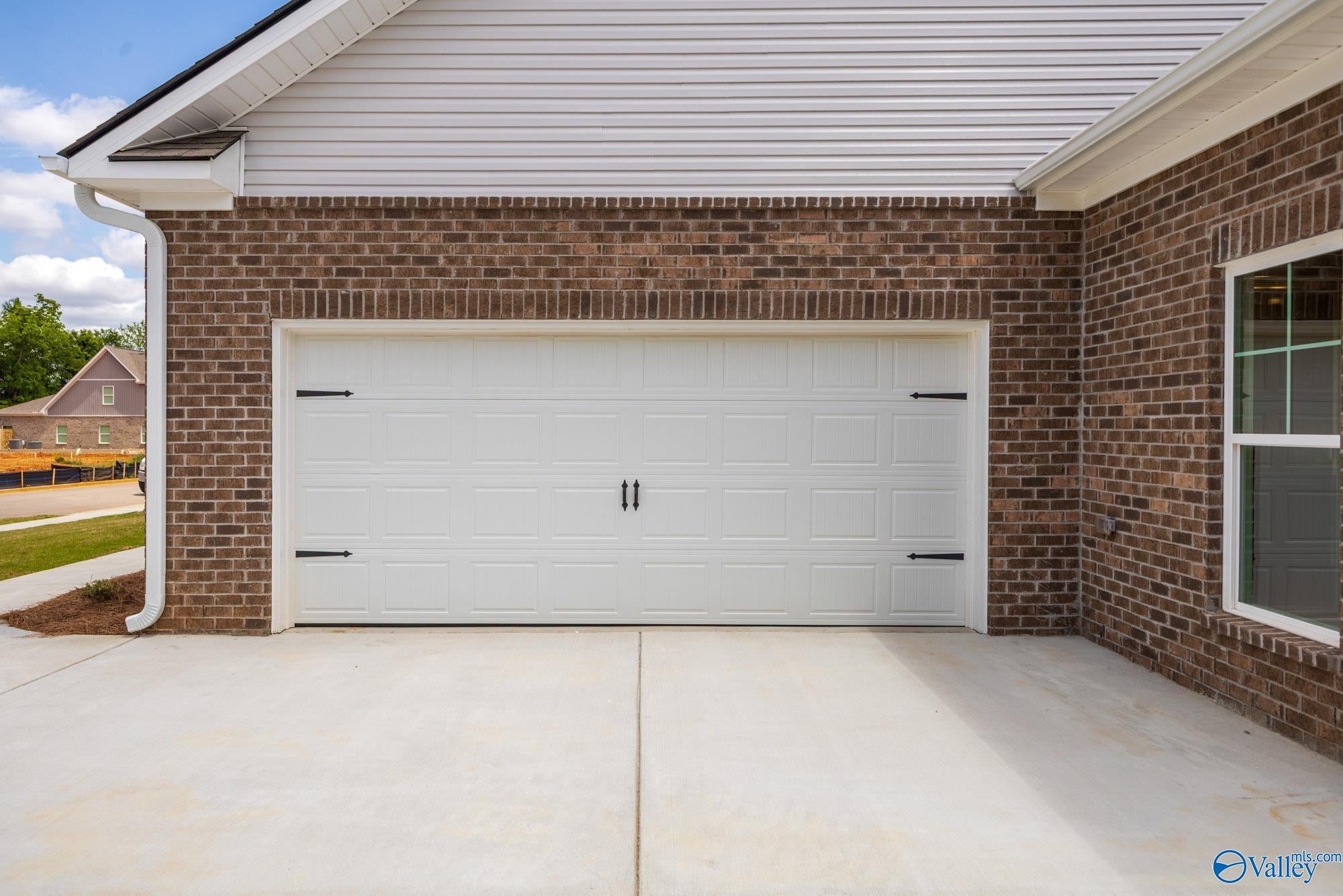 Home in Meridianville, AL 35759 — photo 2