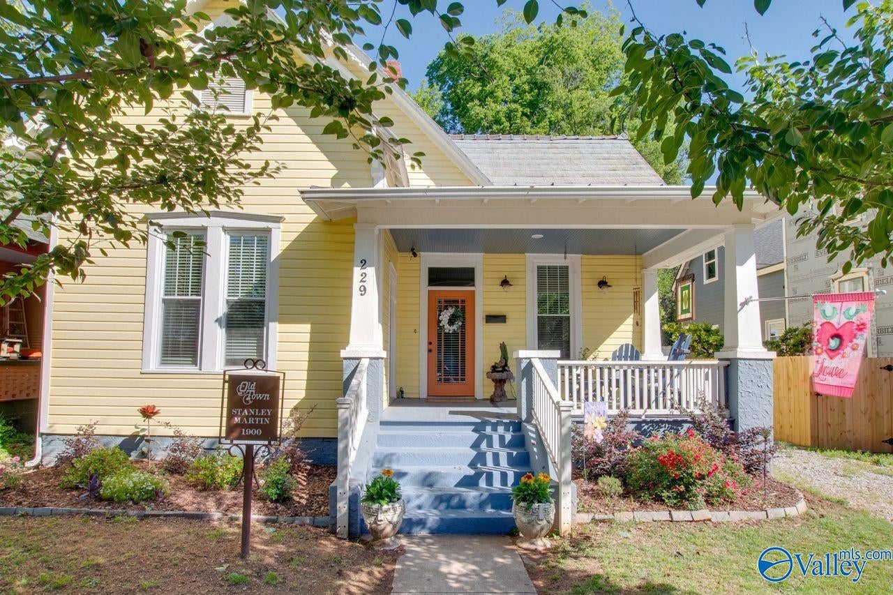 229 Walker Avenue NE — photo
