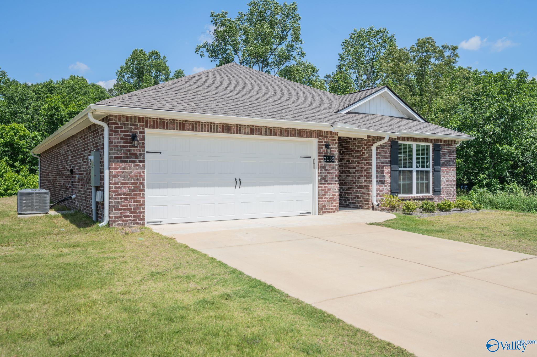 2135 Dawson Lane NE — photo