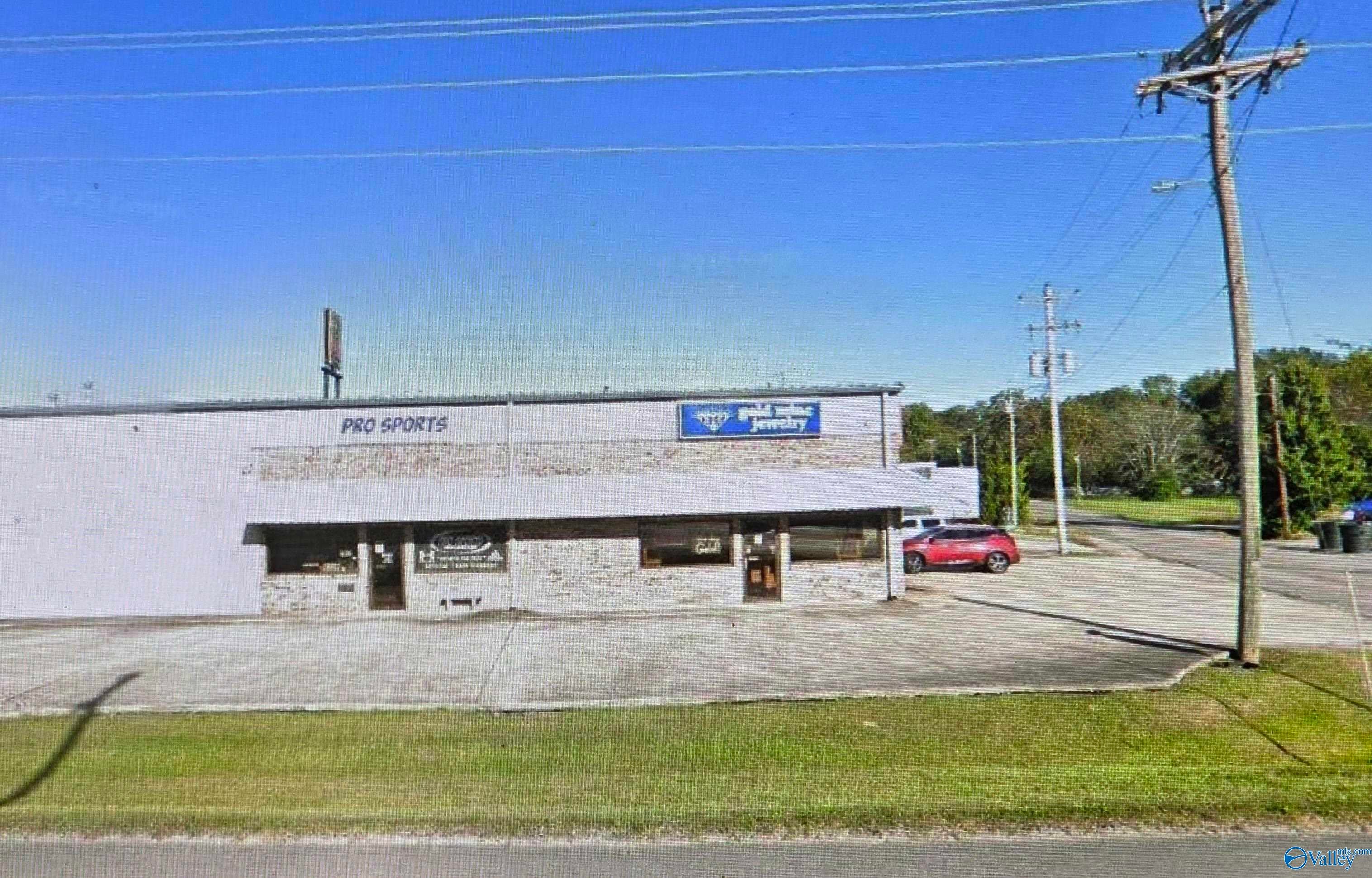 820 US Highway 31 SW 1 & 2 — photo