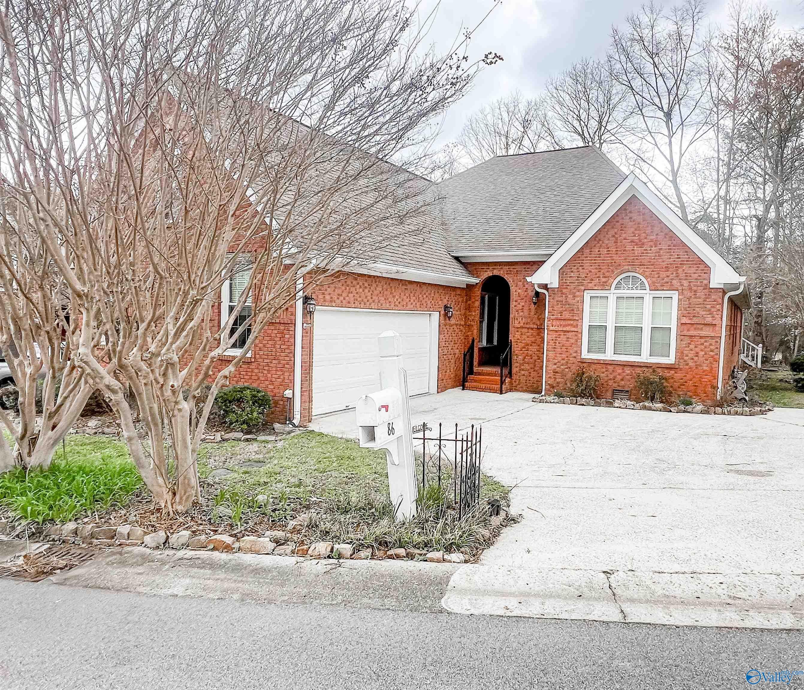 86 Oak Ridge Way — photo