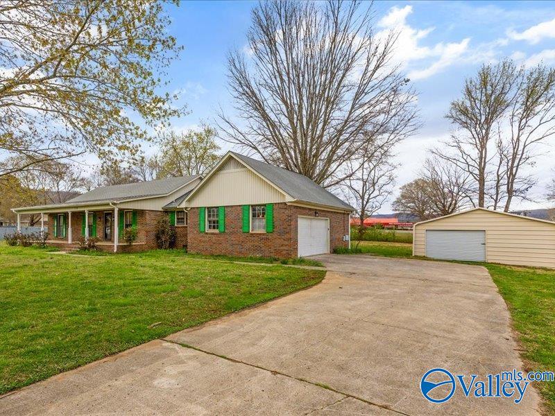 179 Plainview Drive SE — photo