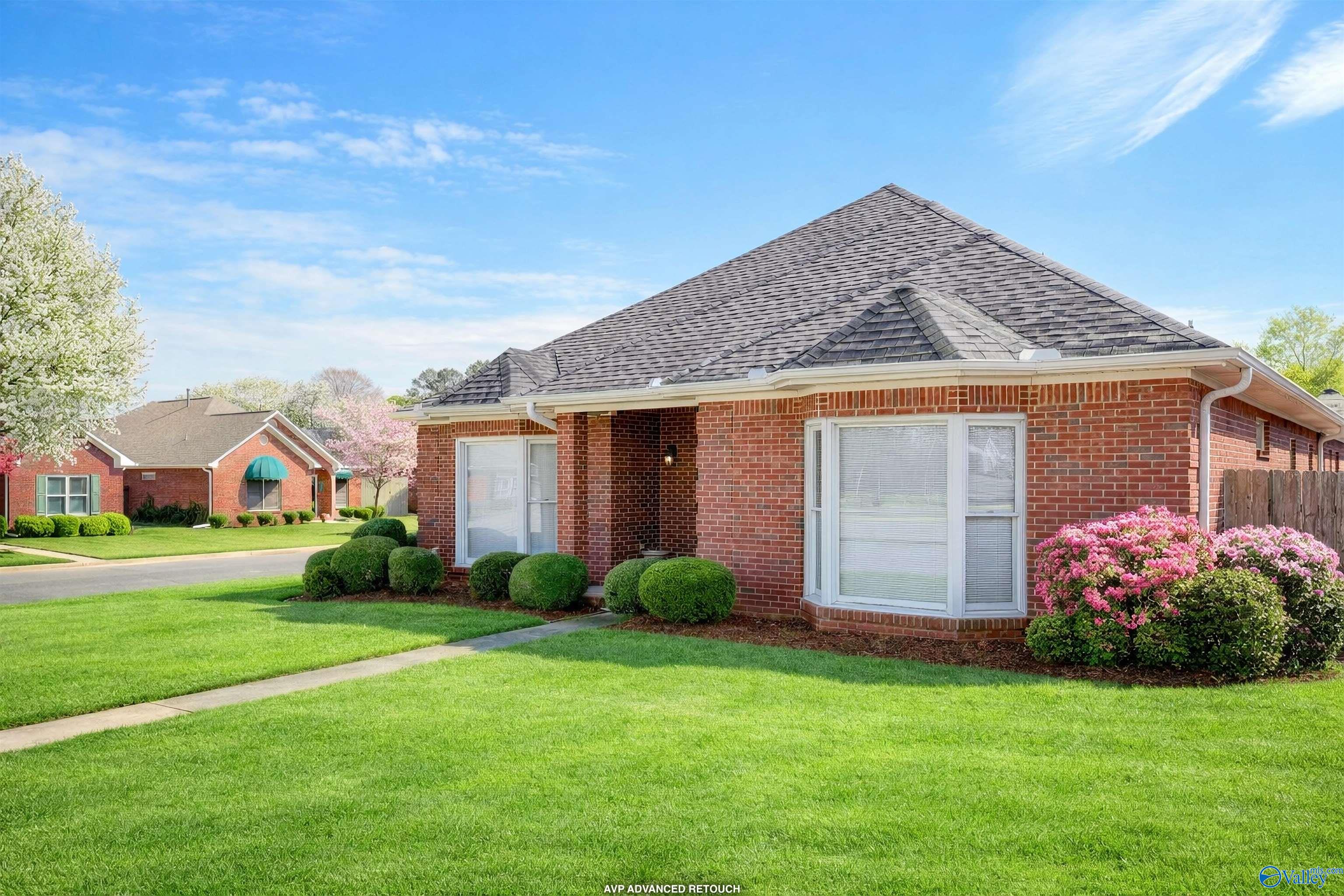 2219 Yorkshire SE, Decatur, AL 35601