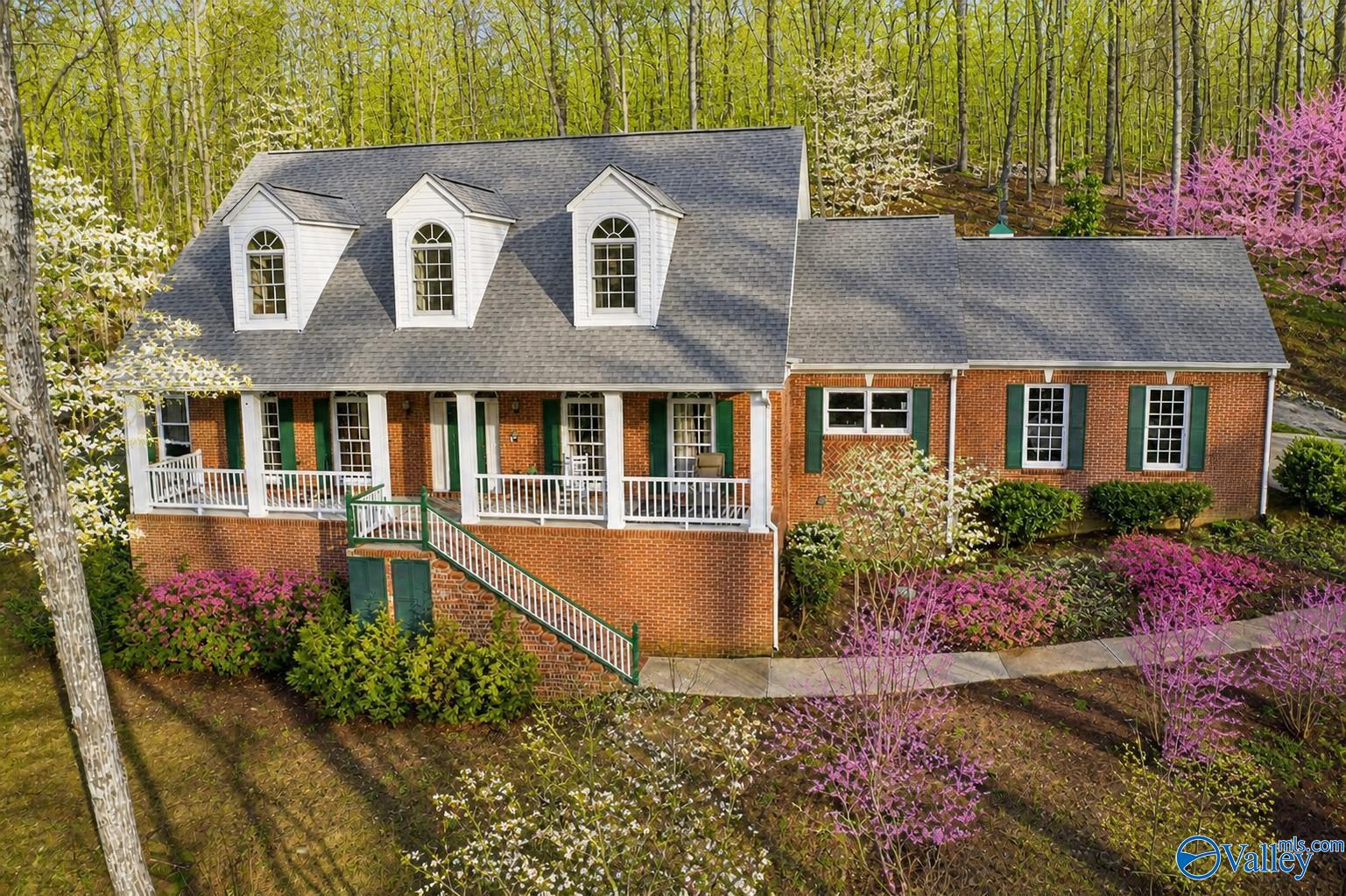 138 Greenbriar Road — photo