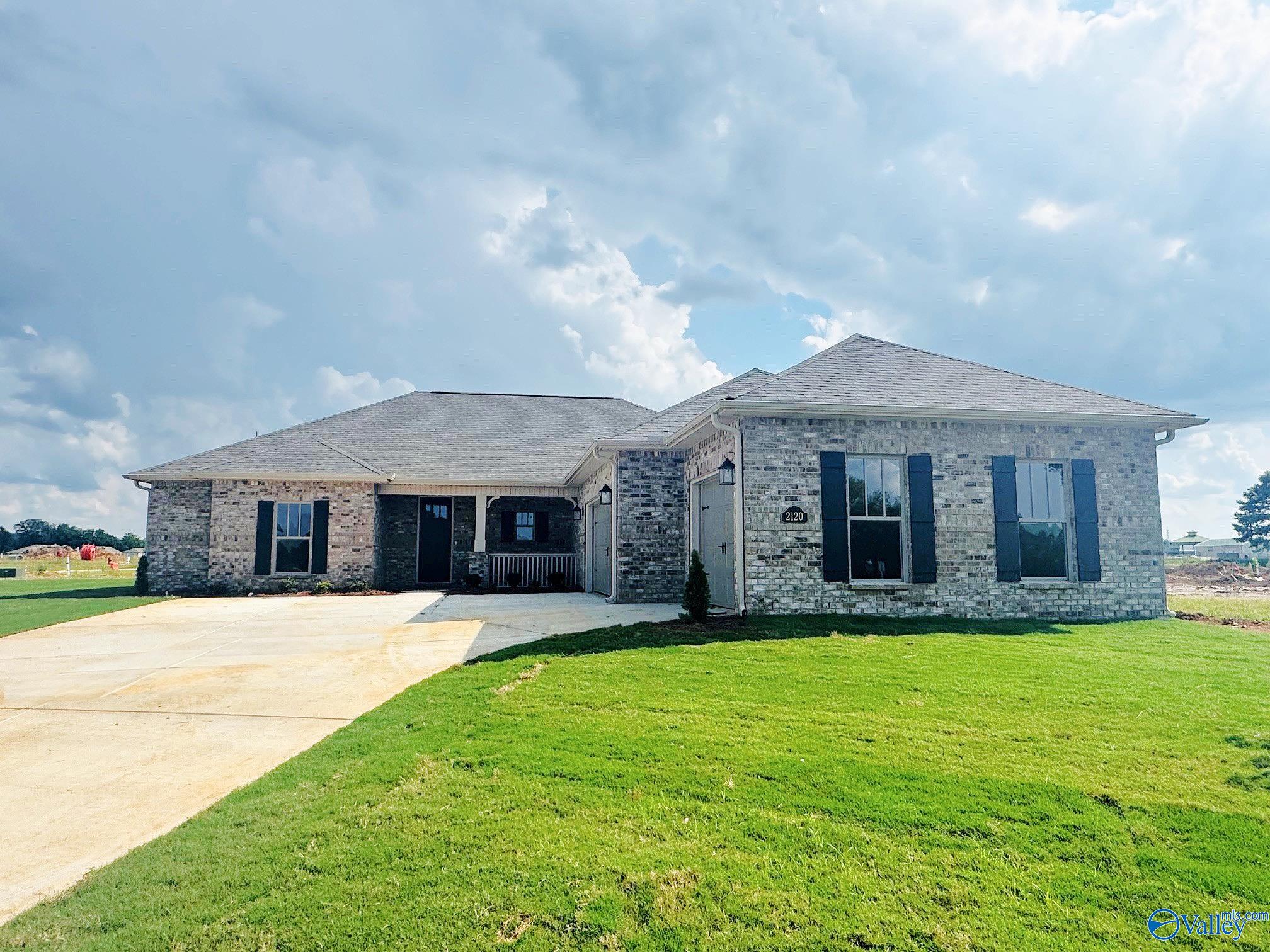 2120 Meadowglen Drive, Decatur, AL 35603