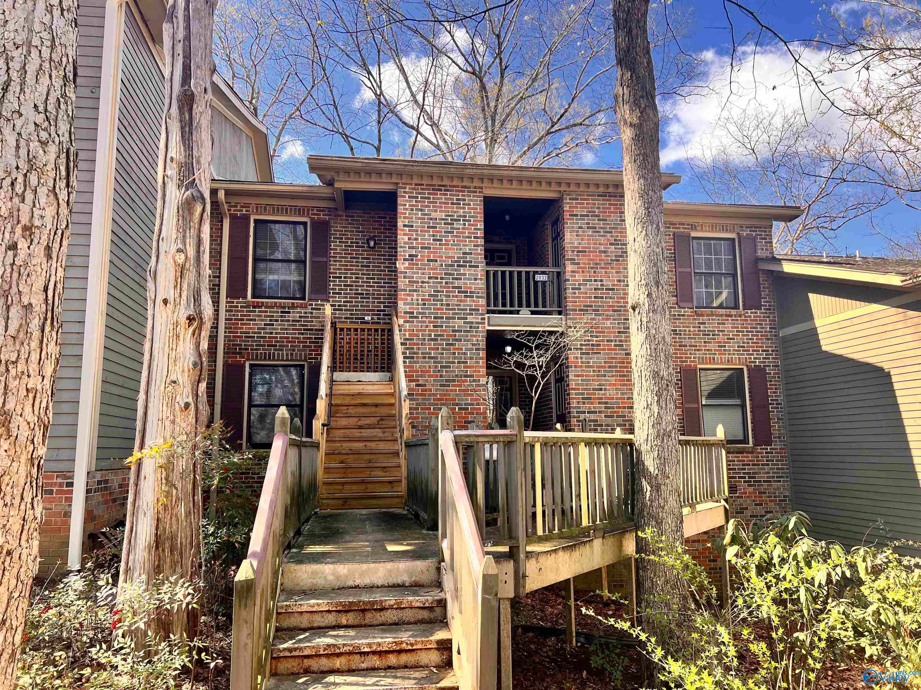 2032 Woodlawn Drive — photo