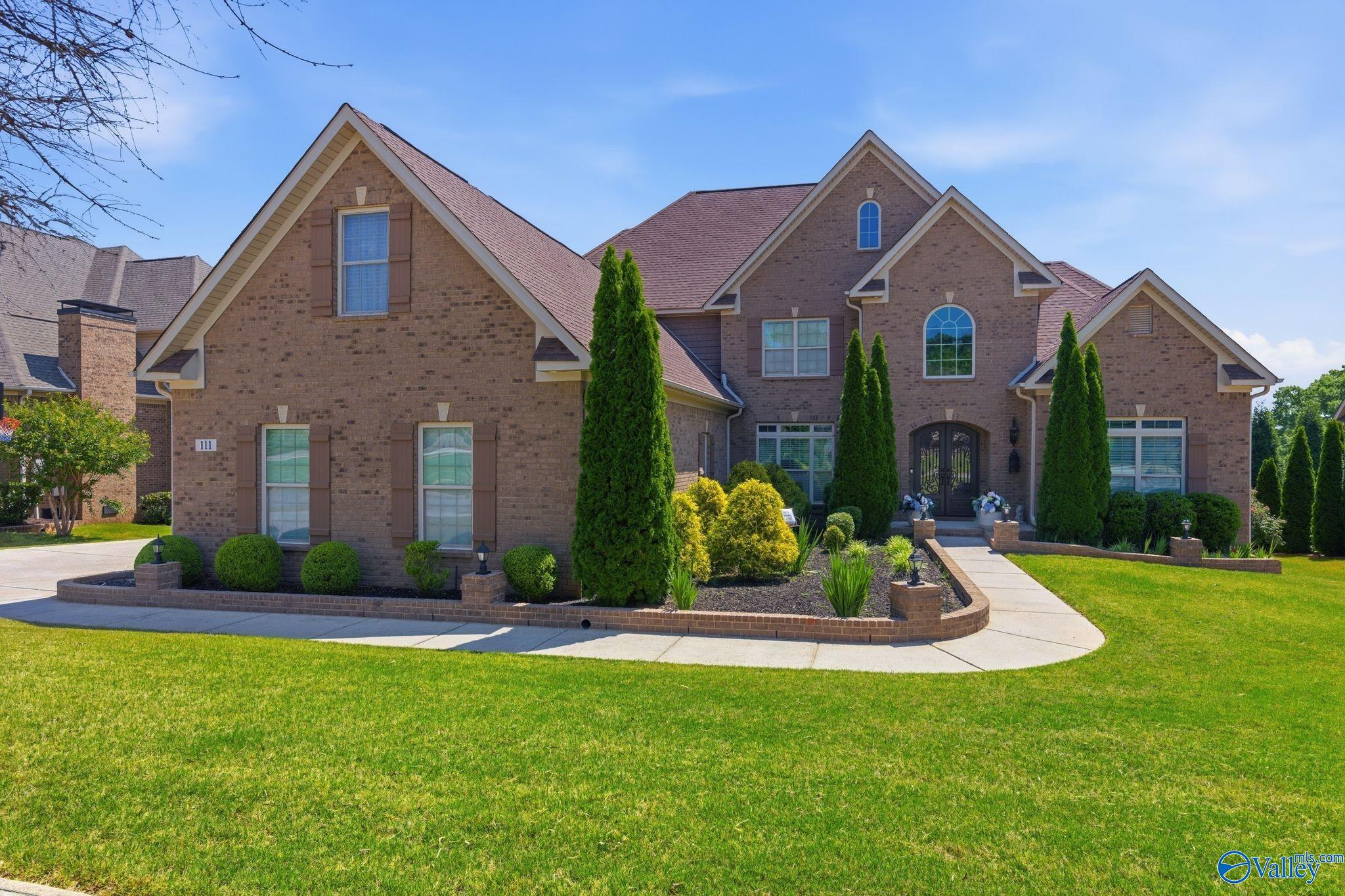 111 Fieldmaster Drive — photo