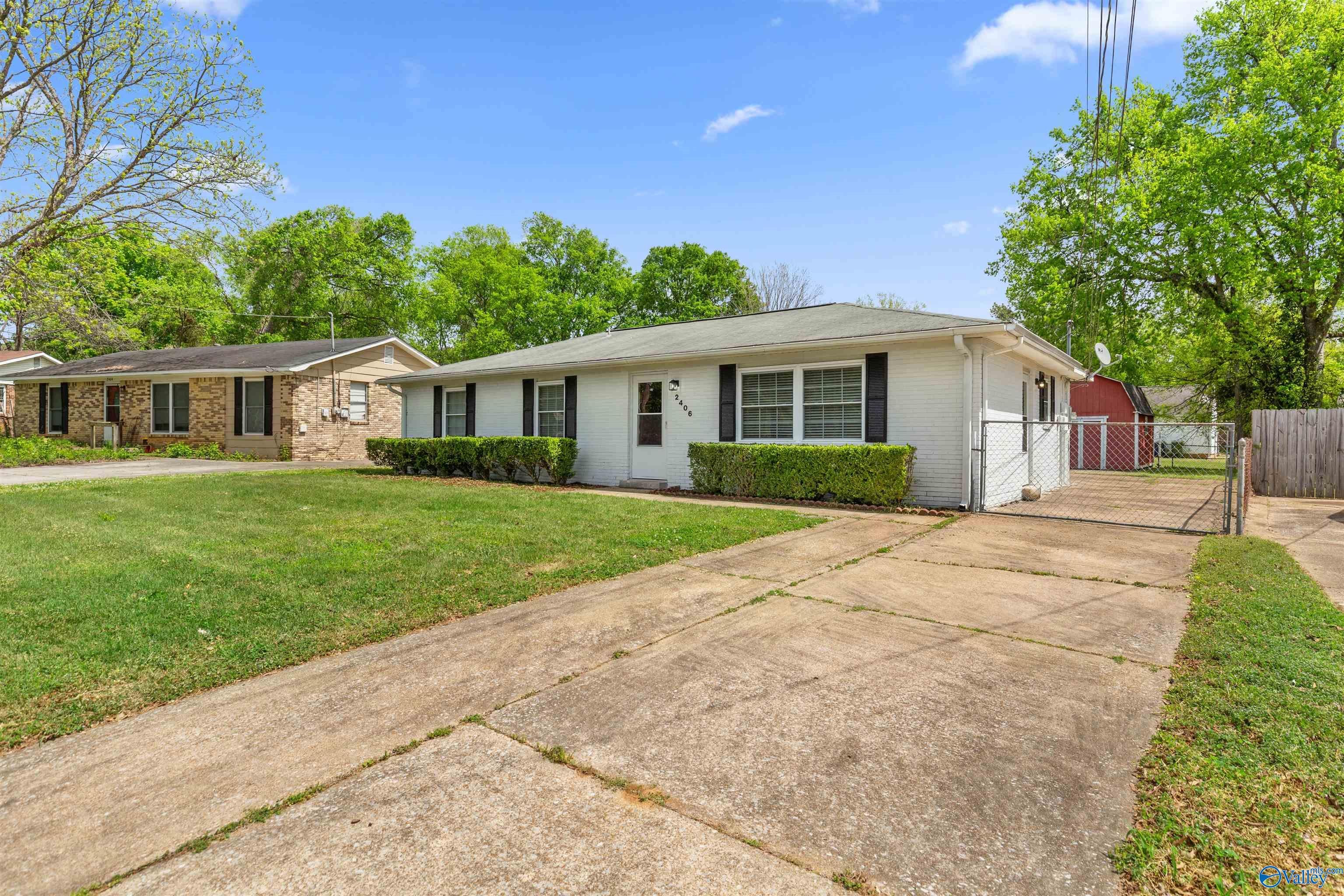 2406 Yorkshire Drive — photo