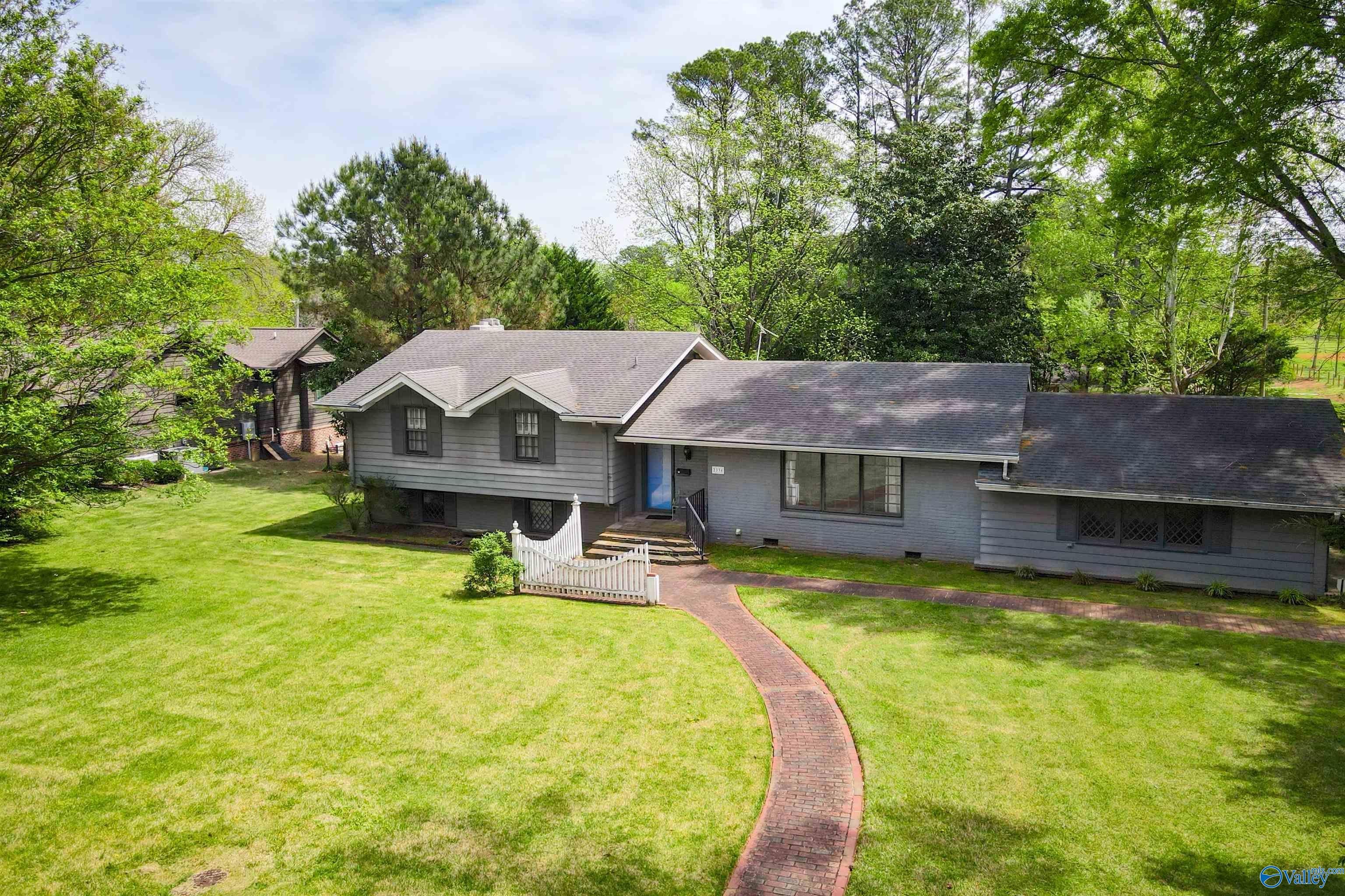 2336 Meadowbrook Road SE — photo