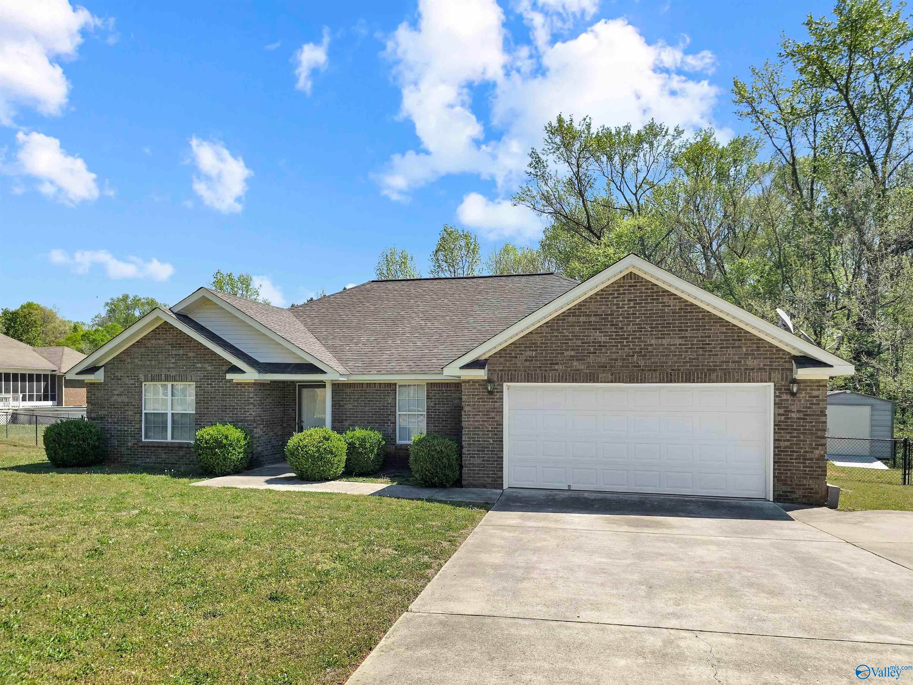 155 Hazel Trace — photo