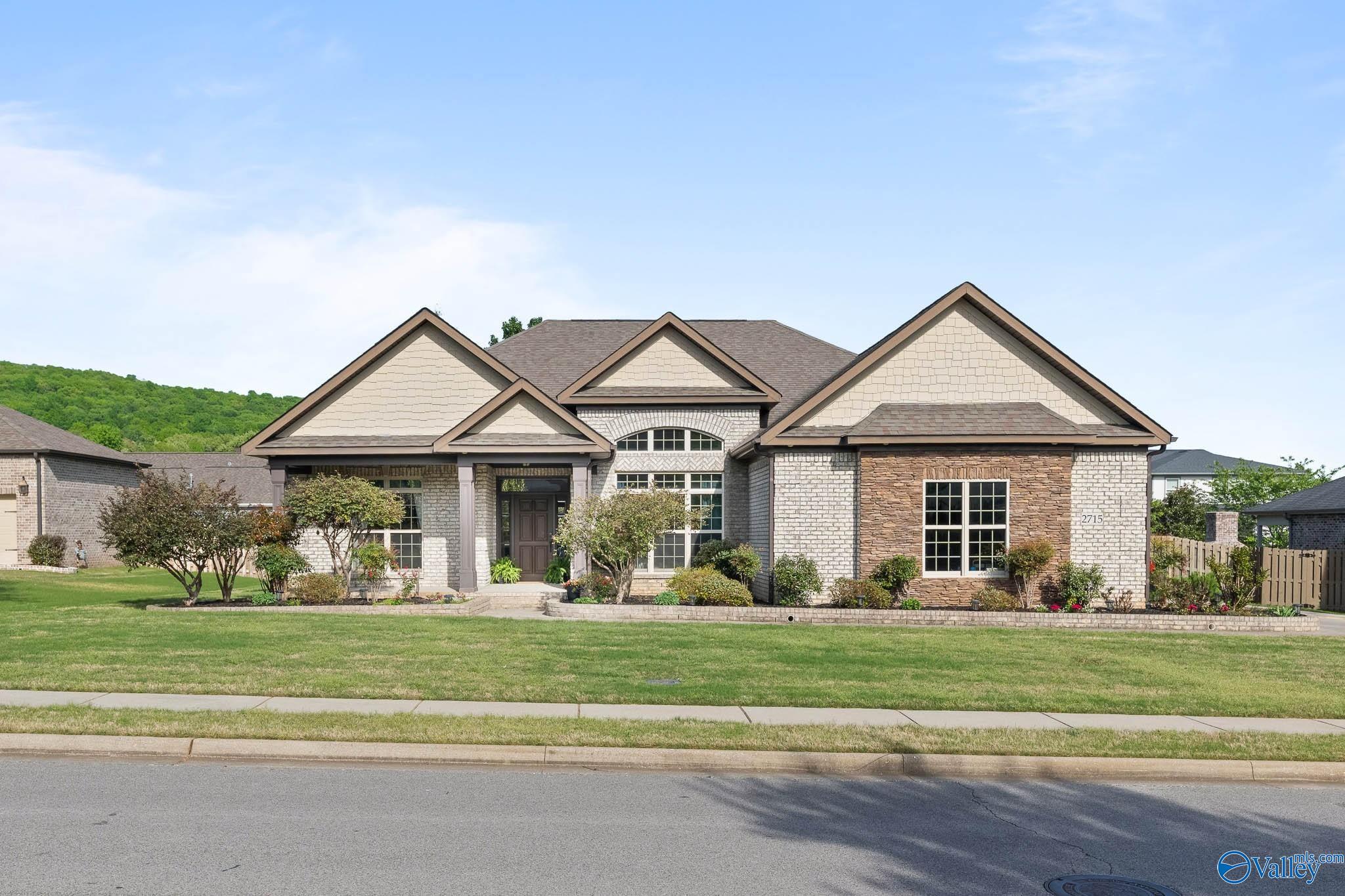2715 Natures Trail SE — photo