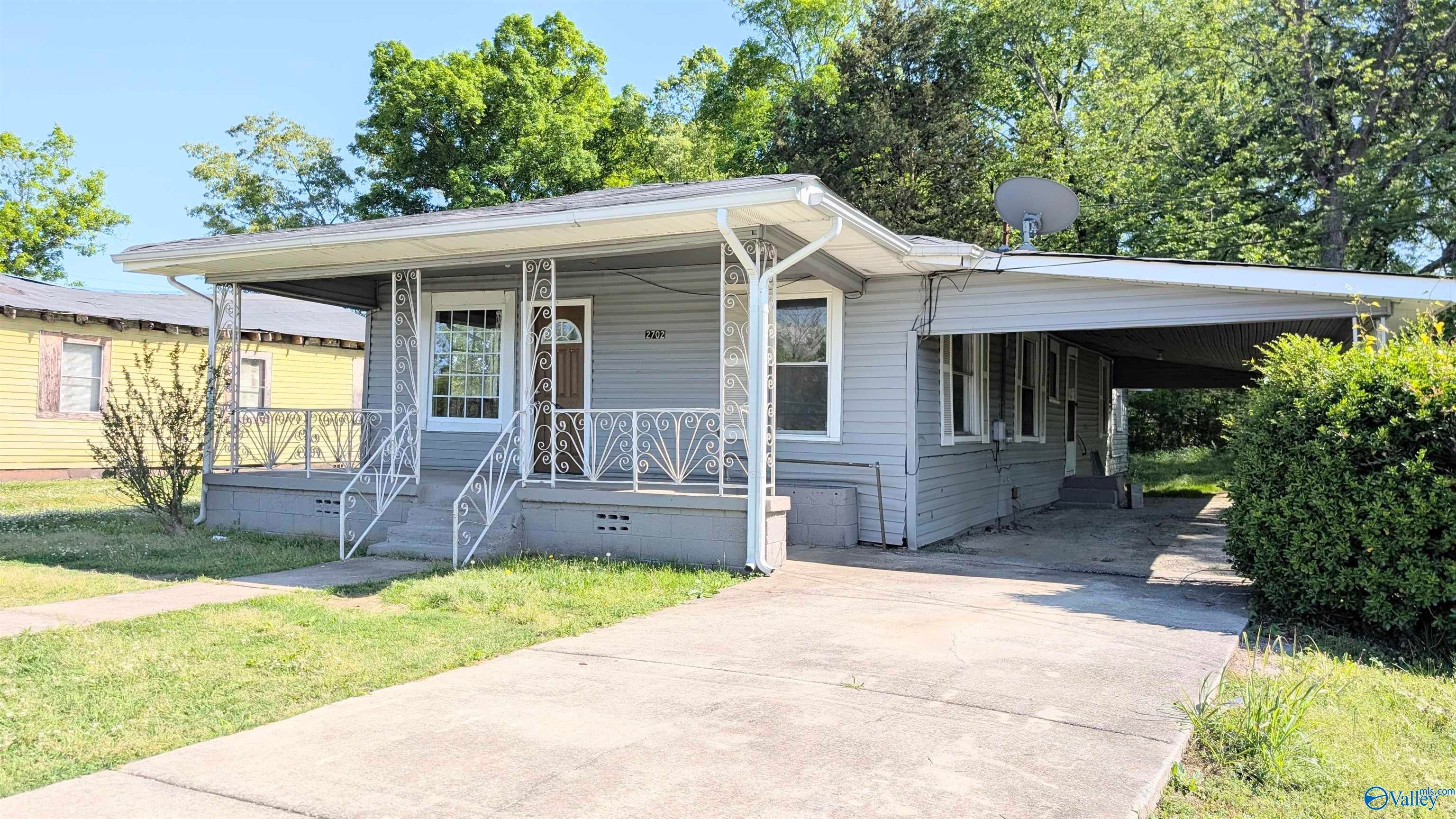 2702 Hickory Street — photo