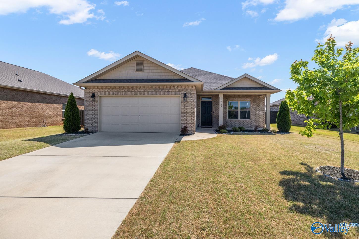 16168 Glenncrest Lane — photo