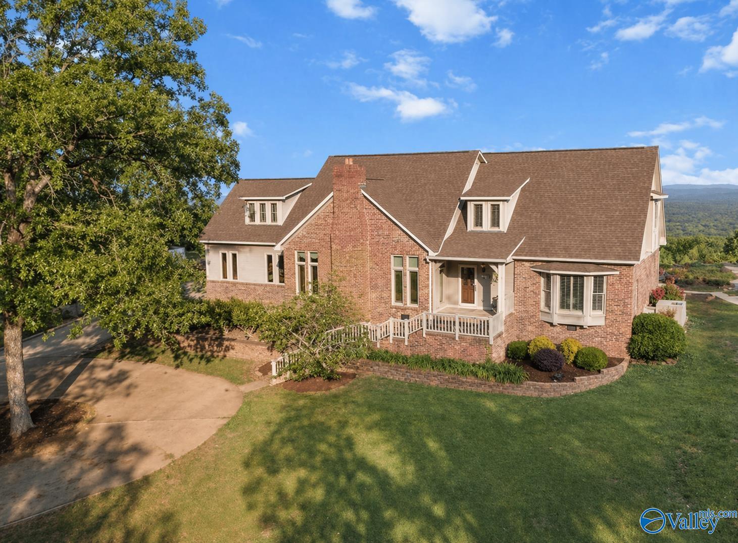 1501 Bellevue Drive — photo