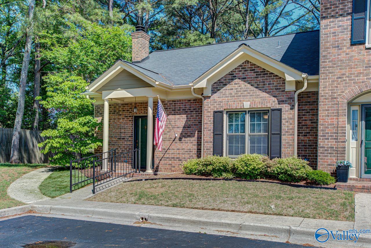 312 Lady Jane Court SW — photo