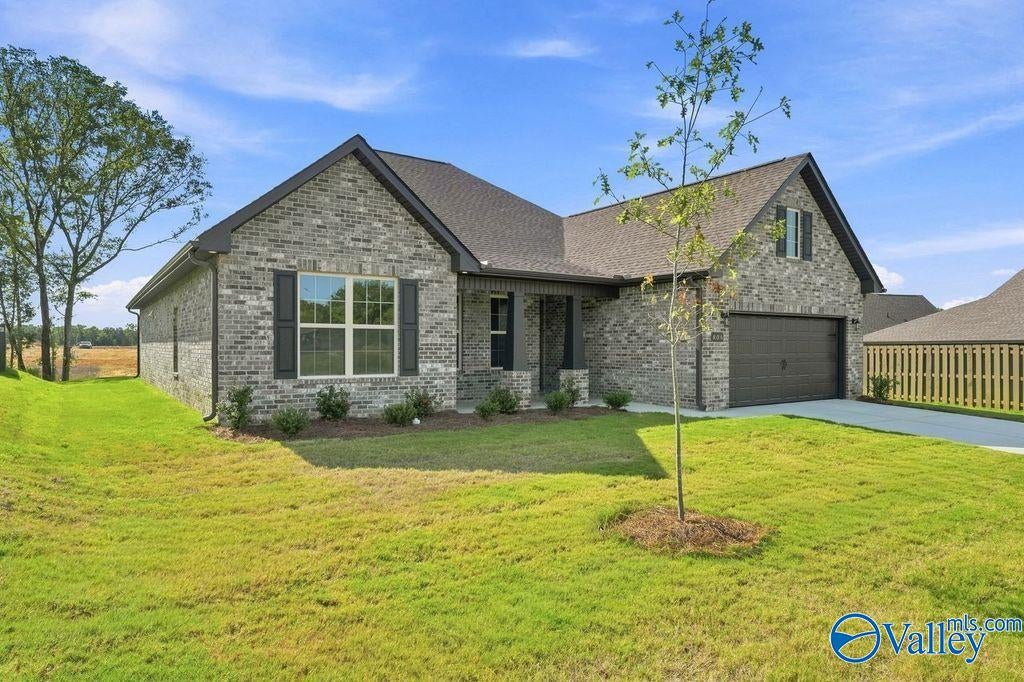 806 Ronnie Drive — photo