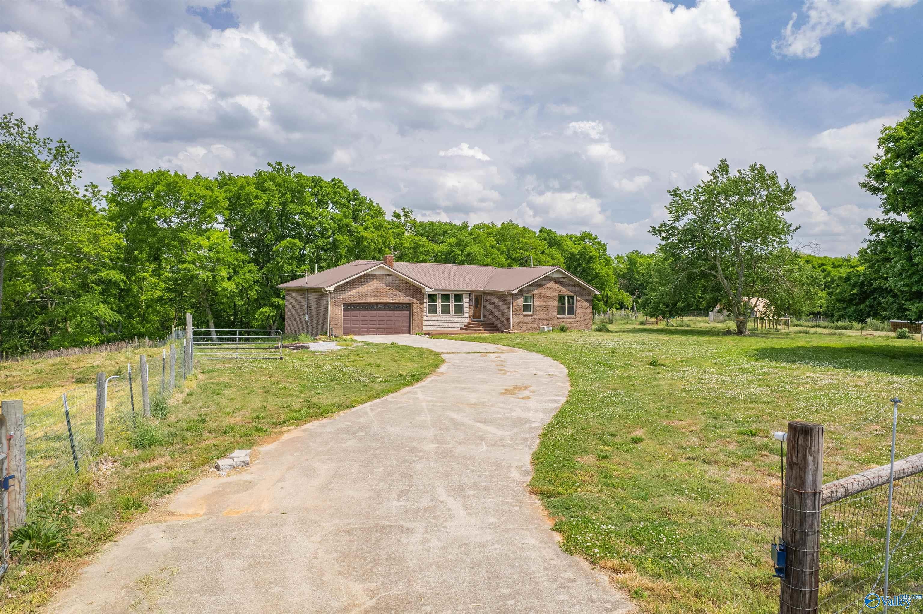 239 Henry Bayless Road — photo