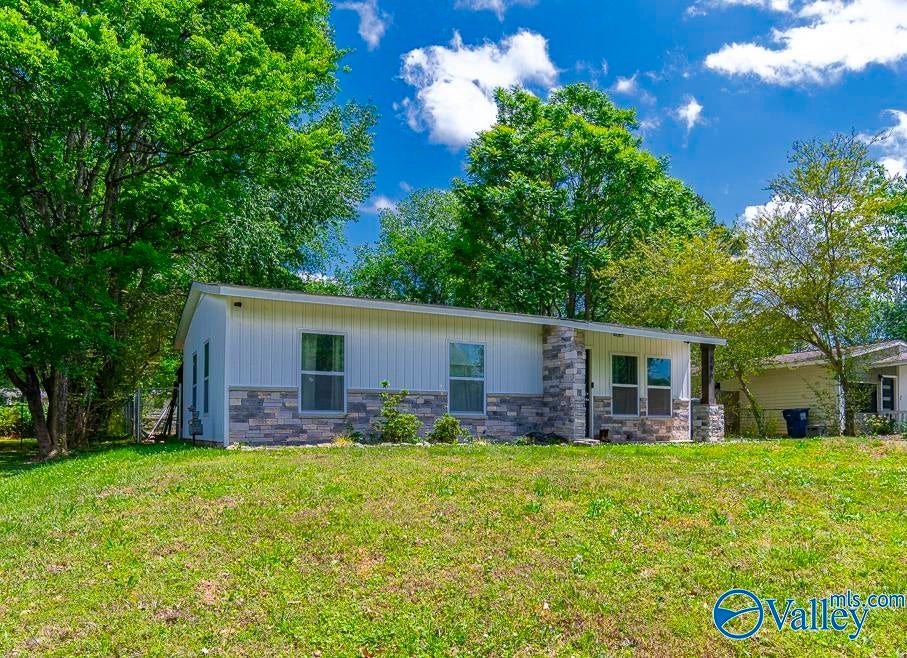 244 Victory Lane NE — photo