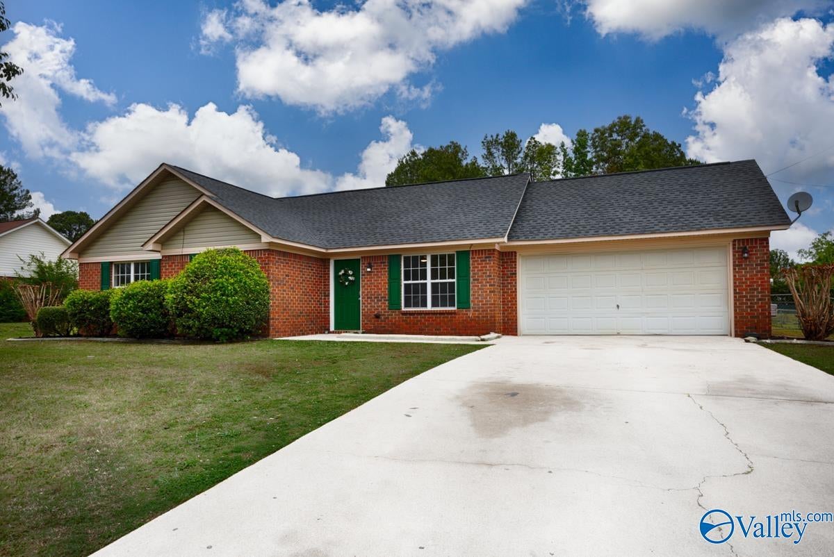 107 Silver Poplar Place — photo