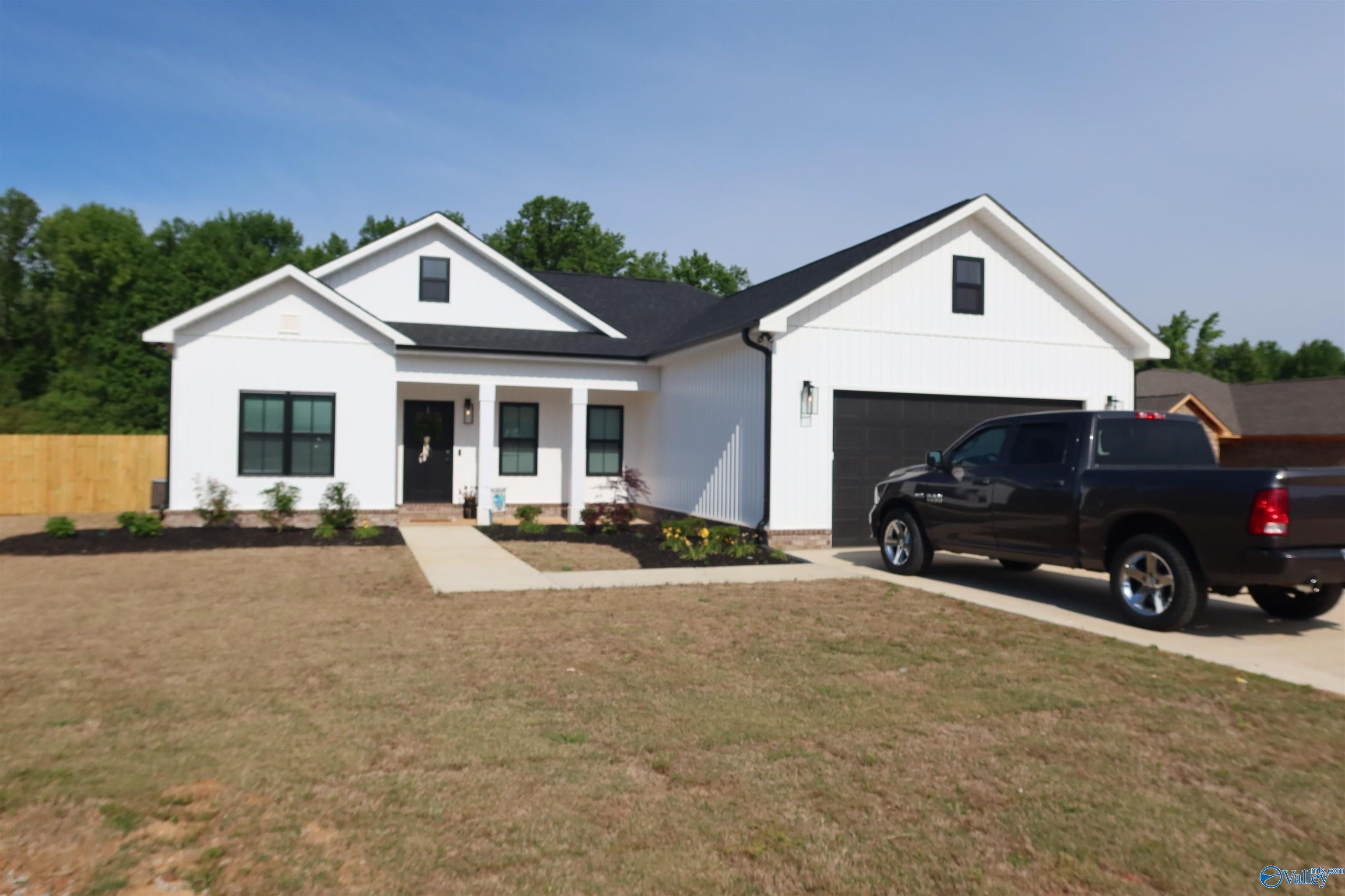 11187 Percy Drive — photo