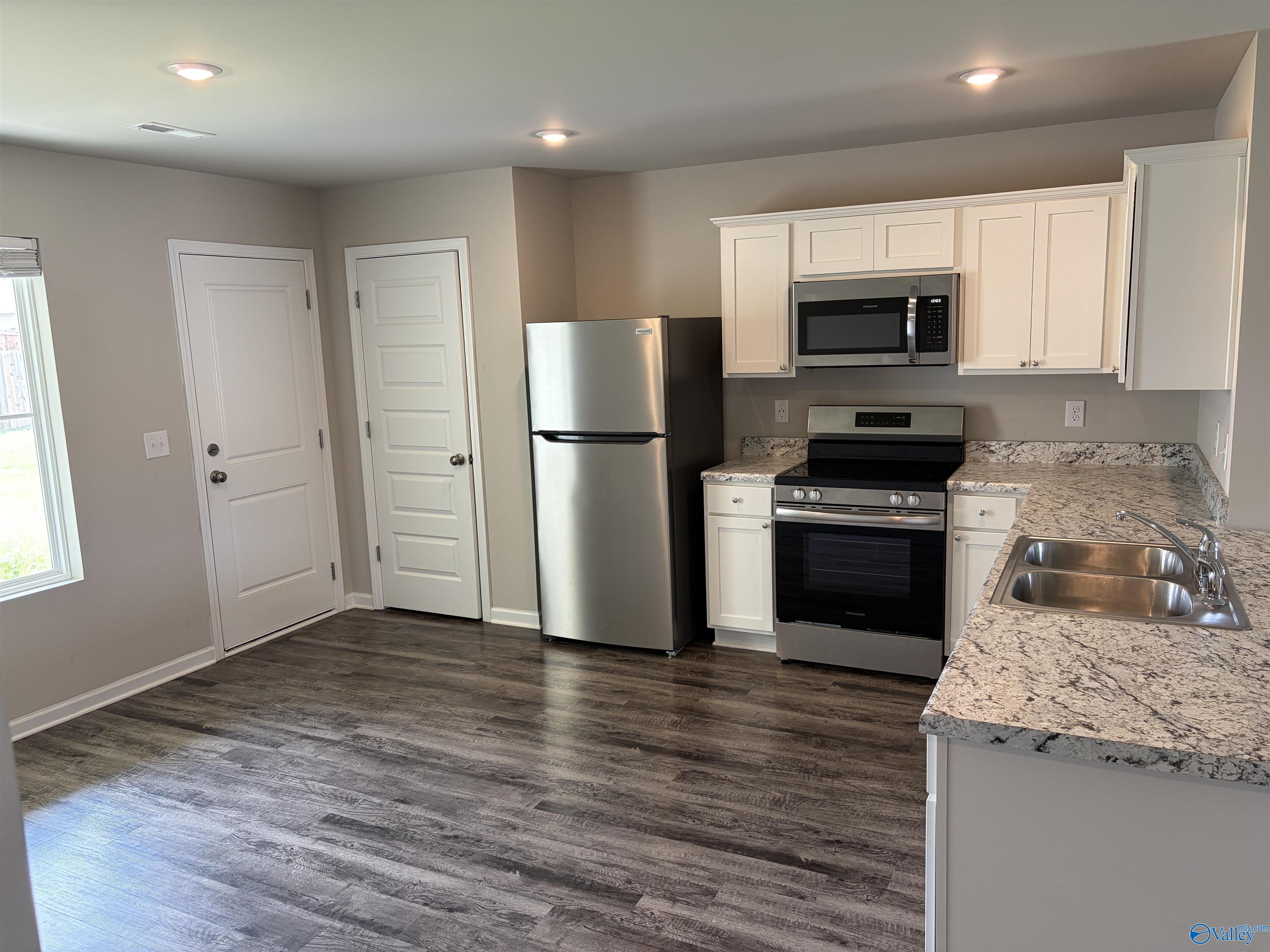 4020 Ryan Drive, Decatur, AL 35603 — photo 2