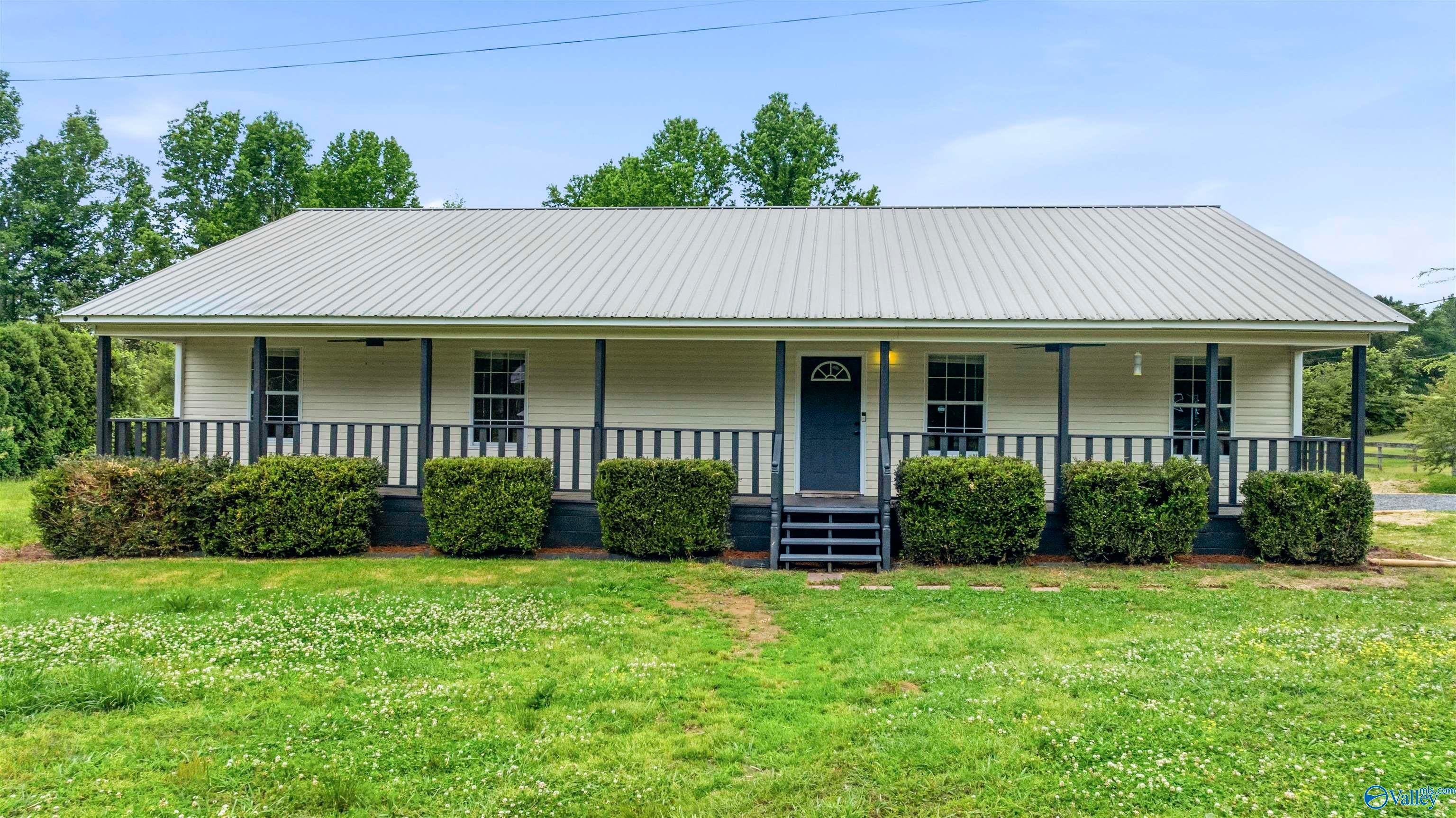 1211 Thornhill Road — photo