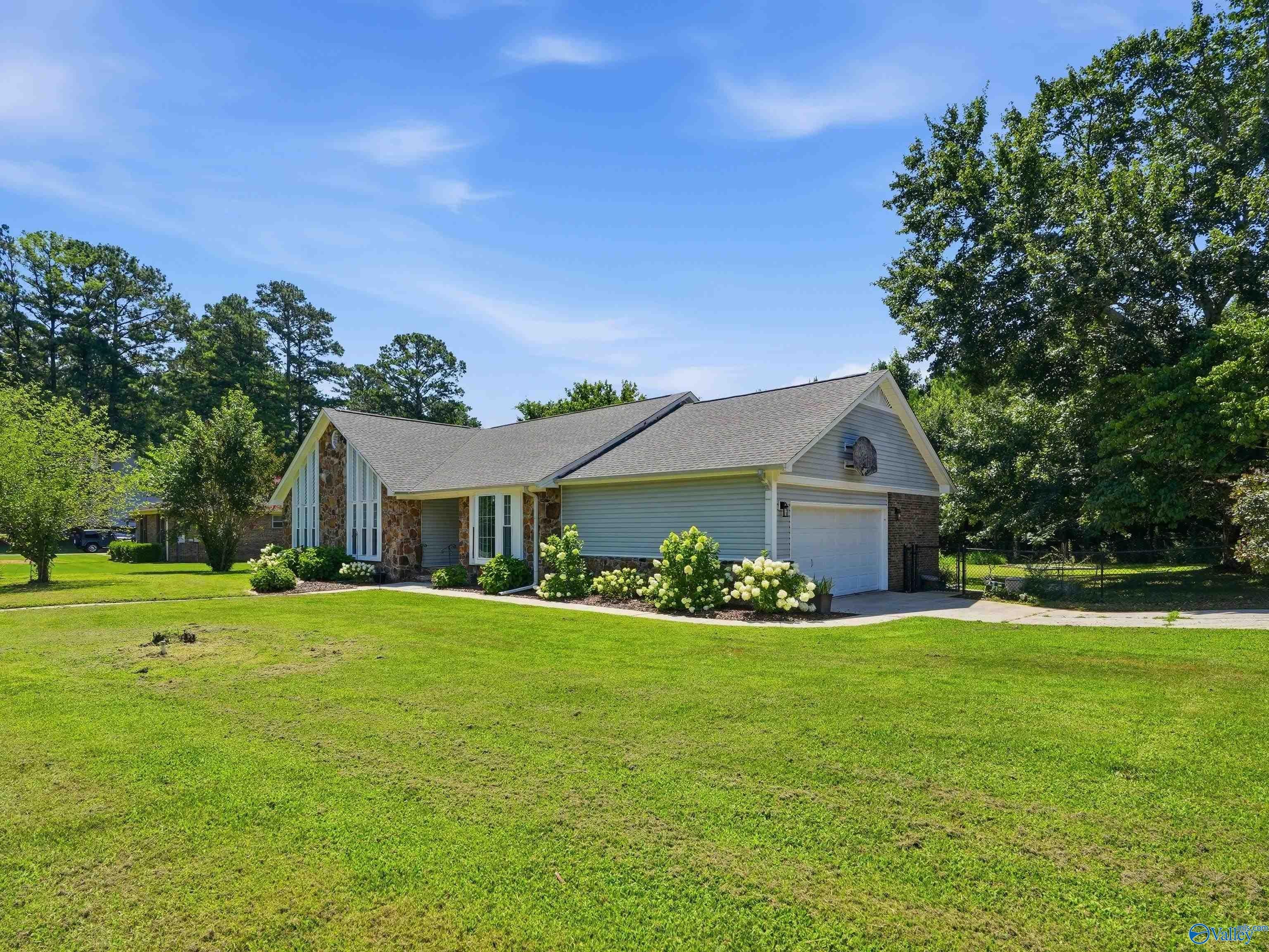 118 Emerald Drive — photo