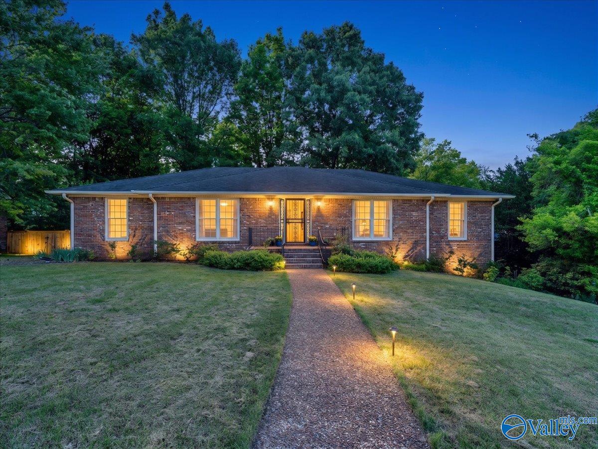 422 Robinhood Drive — photo