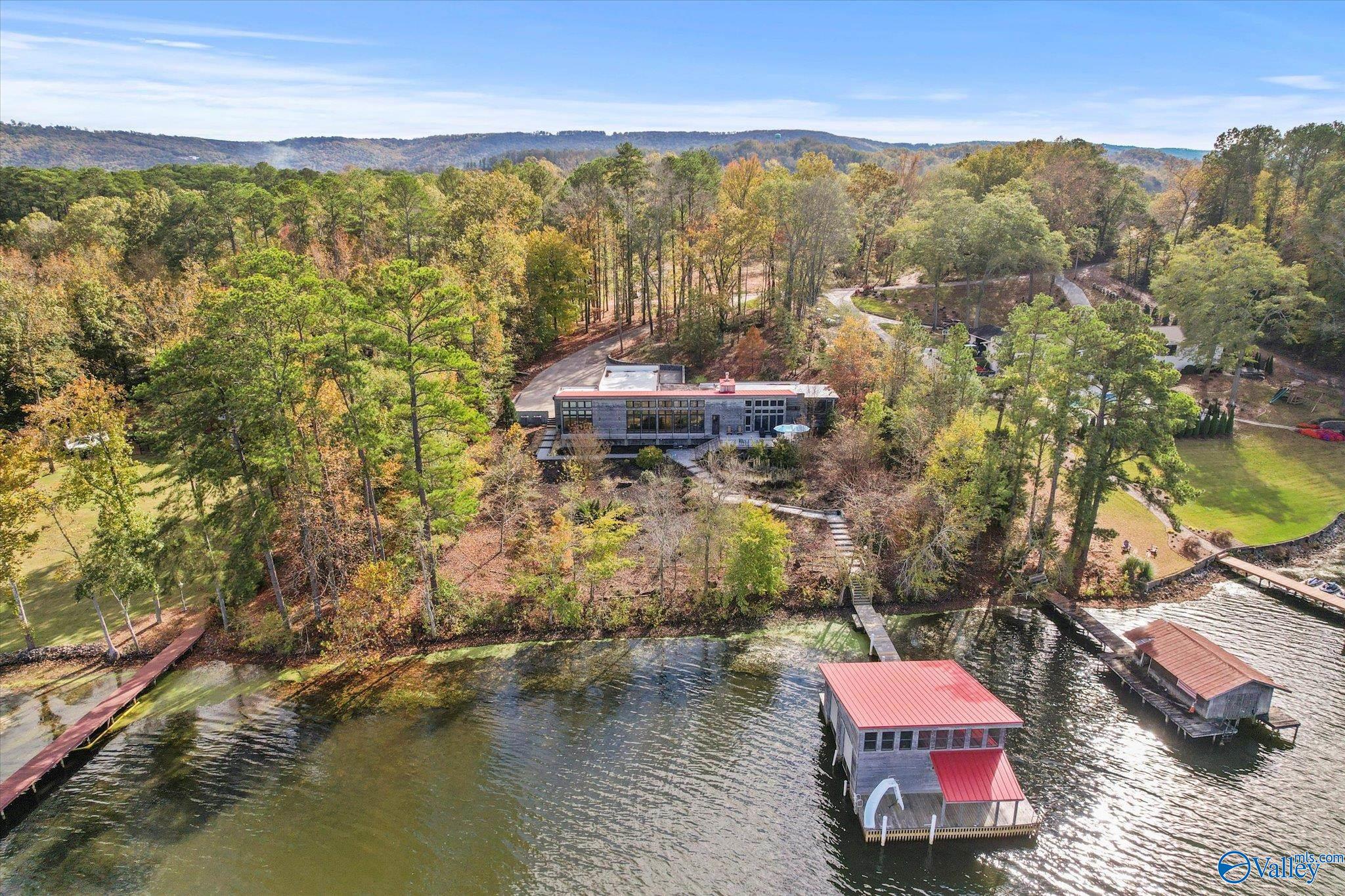 3156 Lakeshore Drive — photo