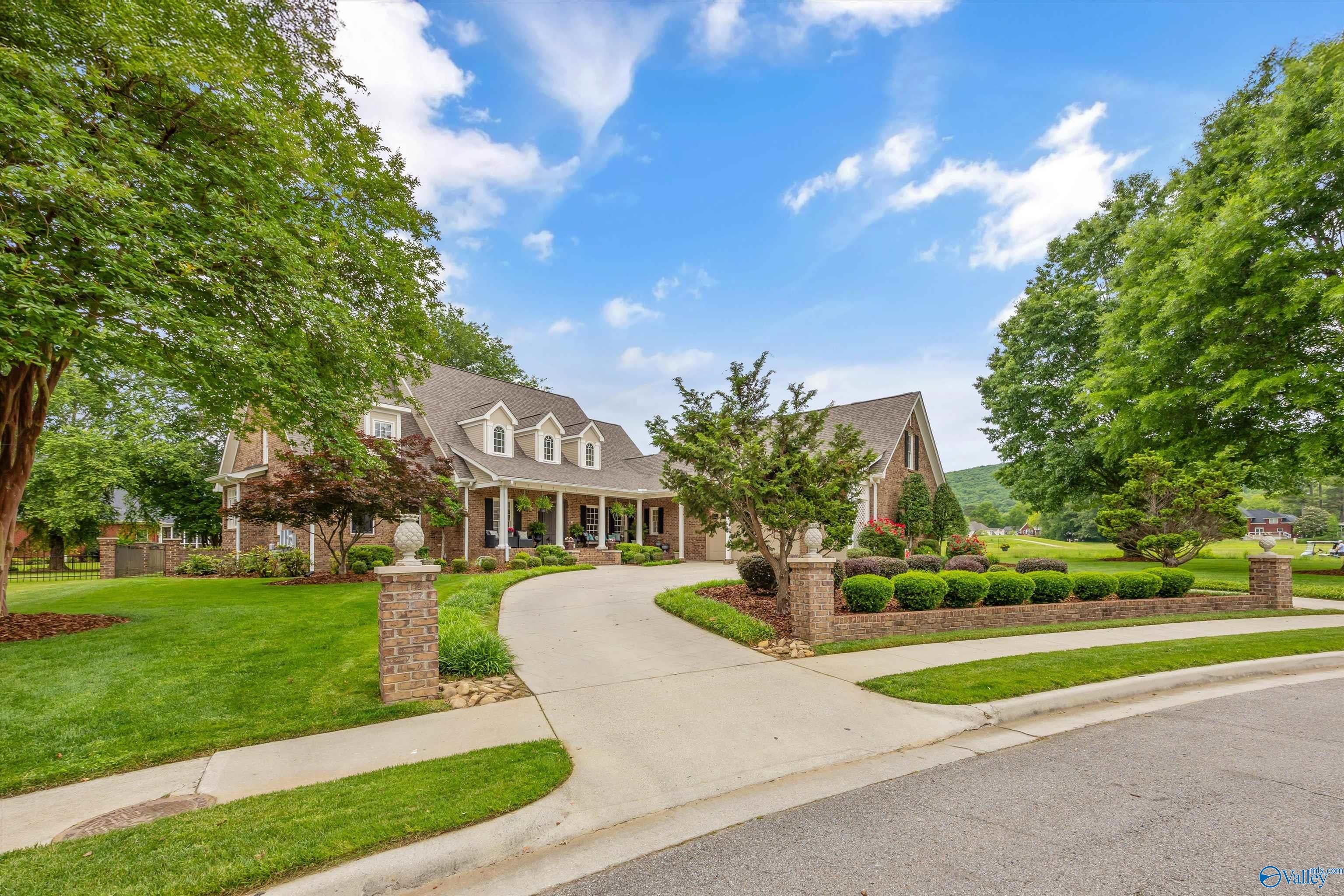 2875 Hampton Cove Way — photo
