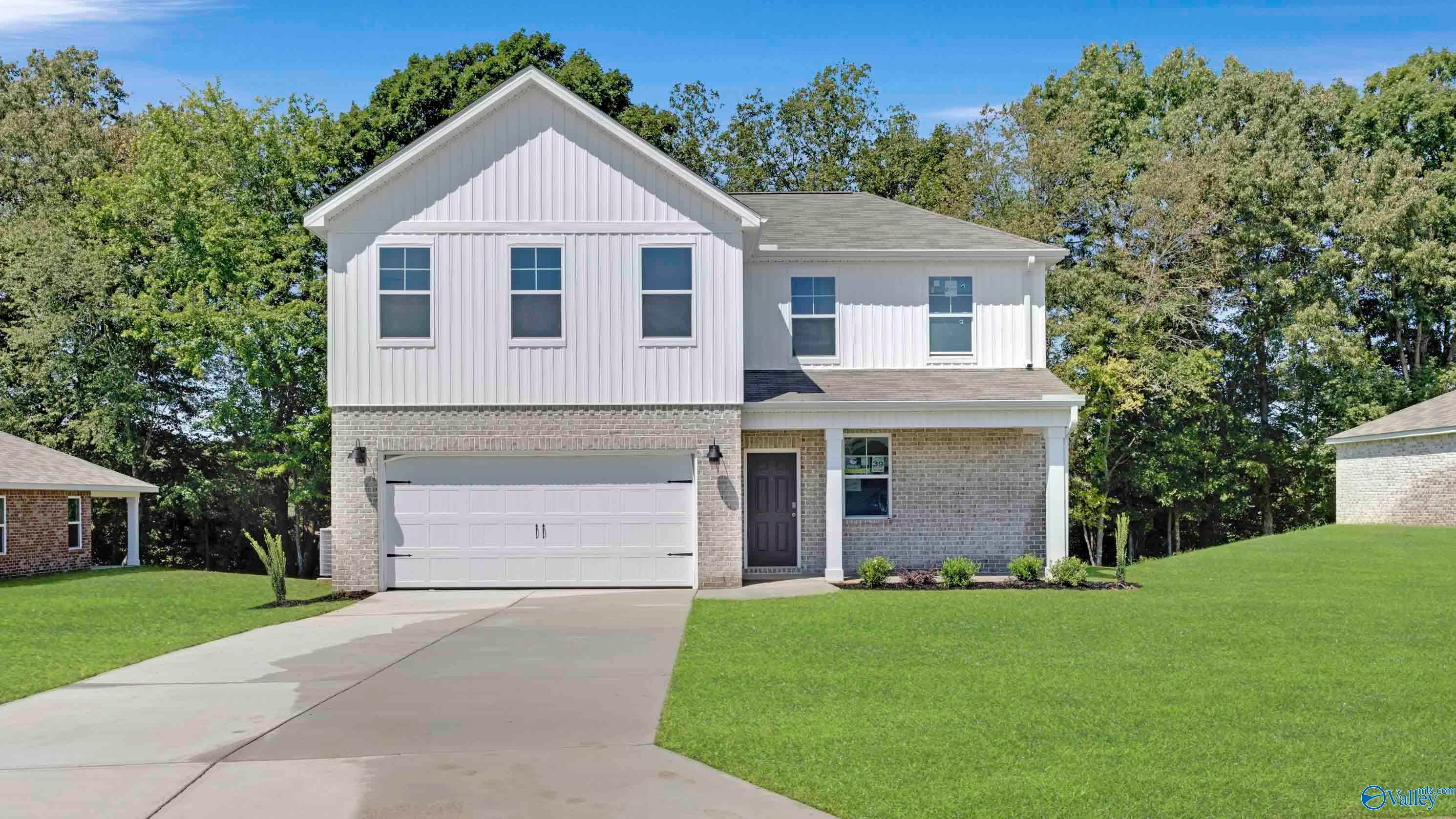 100 Aurora Circle — photo