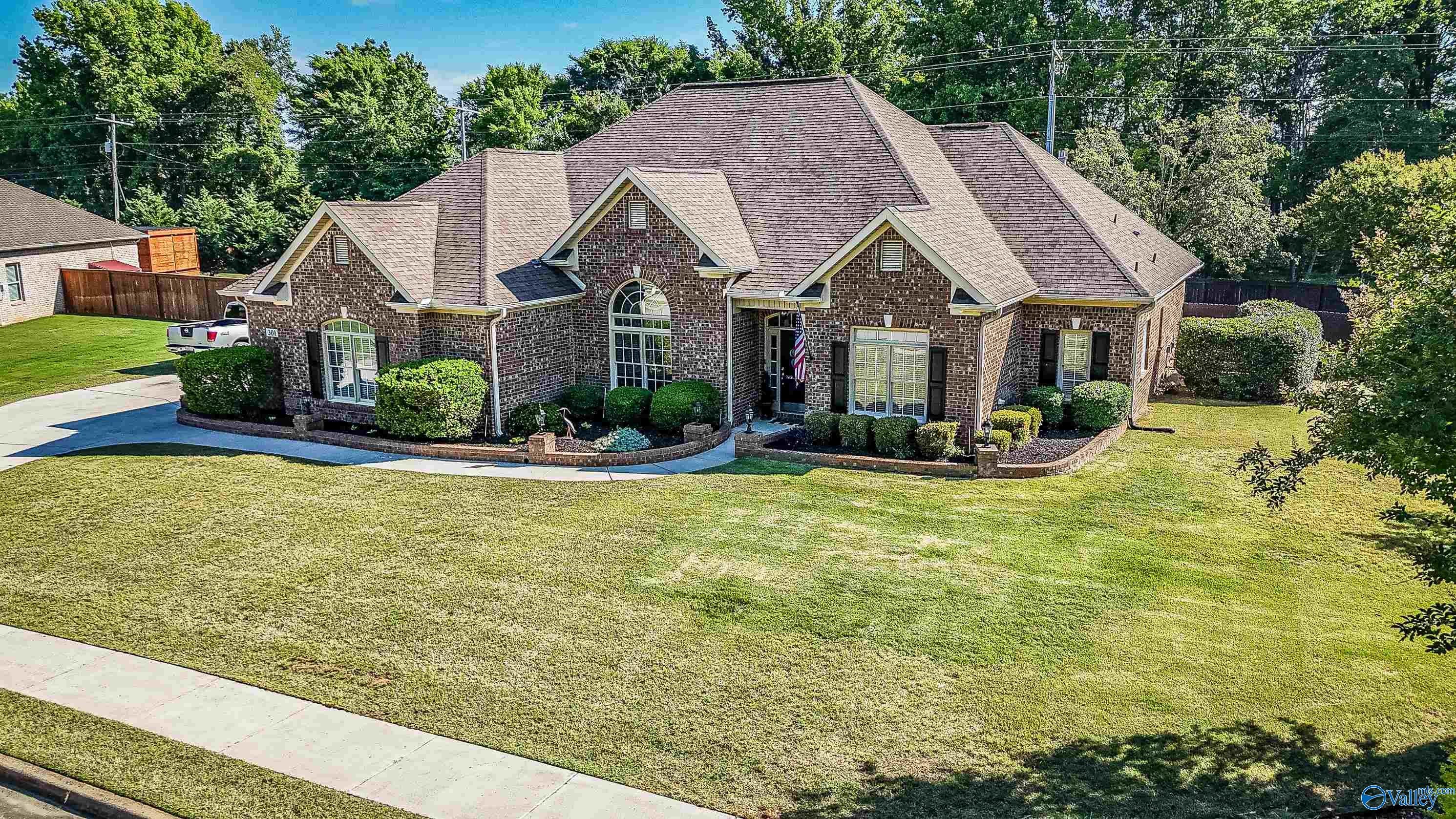 301 Blue Creek Drive — photo