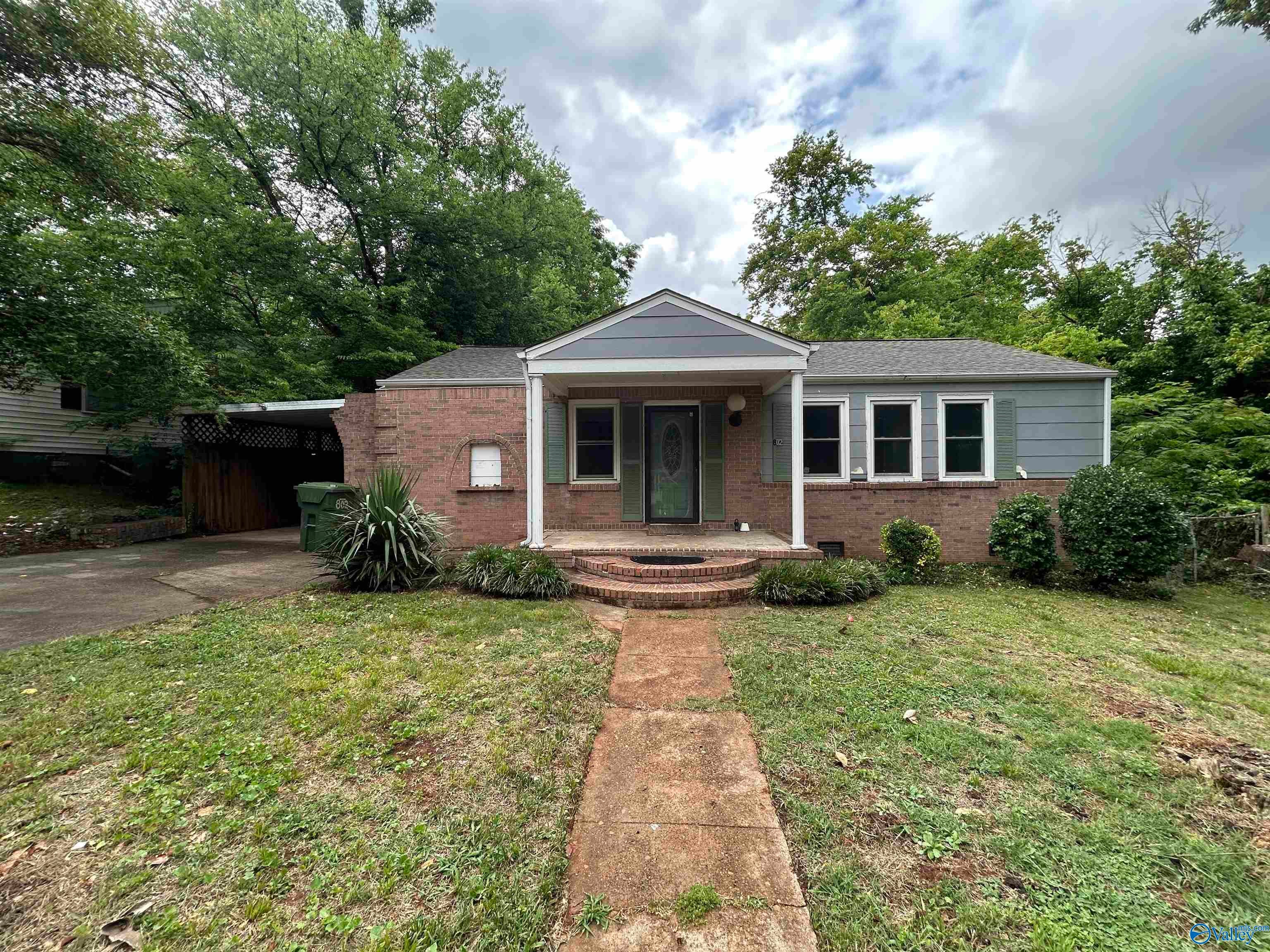 802 Crestline Road NW — photo