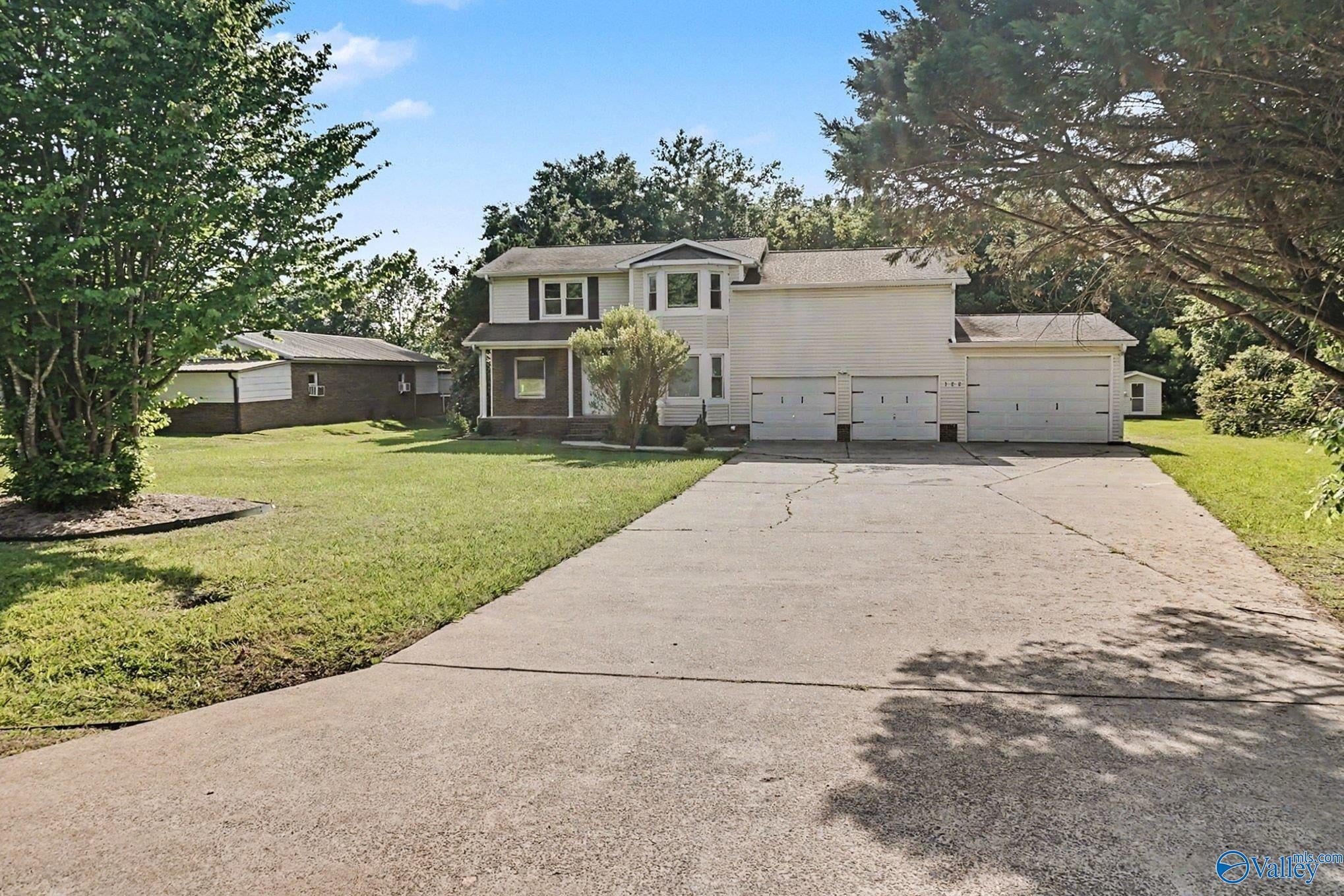 122 Brawley Drive — photo