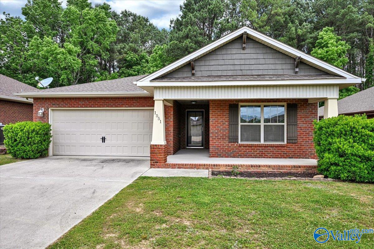 1551 Heritage Circle SE — photo