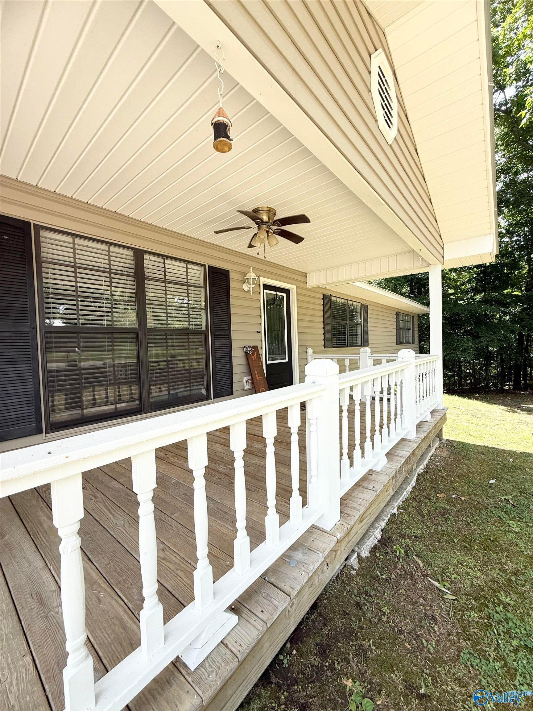 3915 Oak Breeze Road — photo