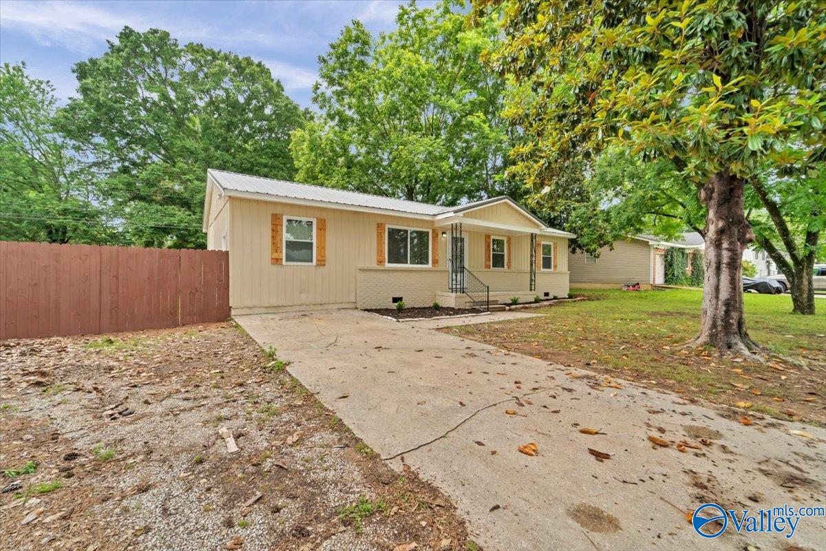 315 Bobwhite Drive SW, Decatur, AL 35601 — photo 2