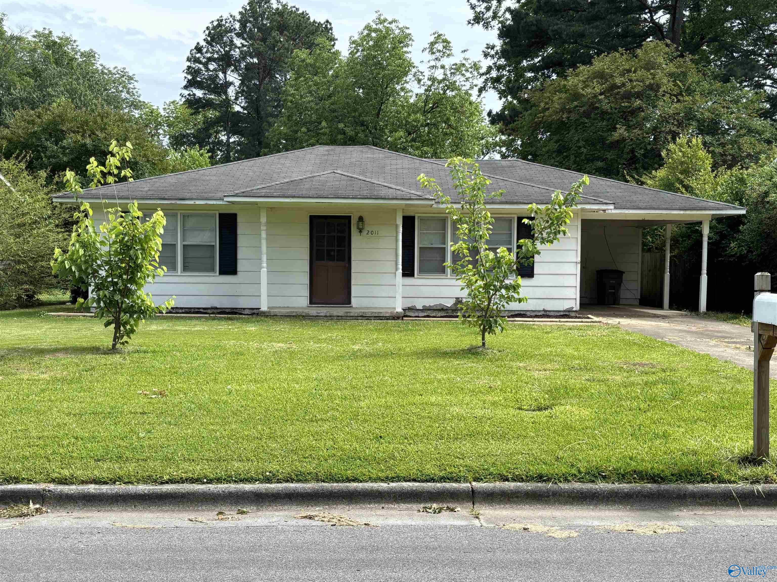 2011 College Street, Decatur, AL 35601