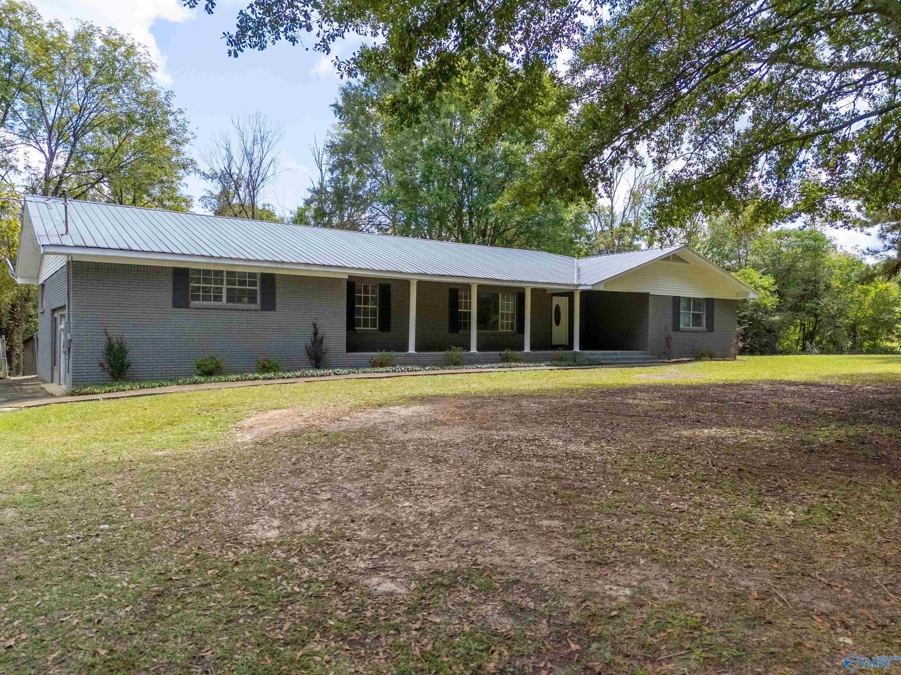 945 Thrasher Road — photo