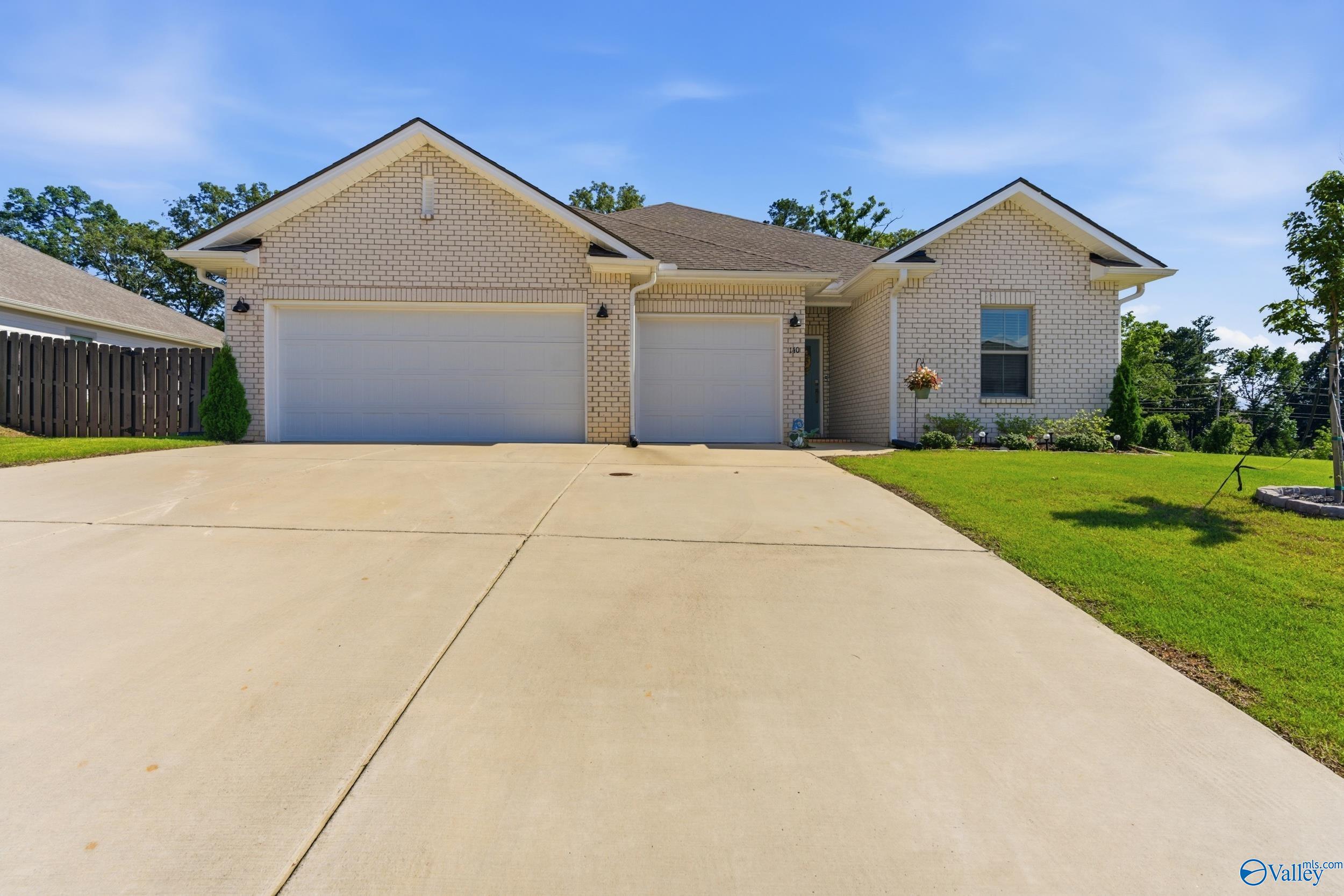 140 Sager Circle — photo