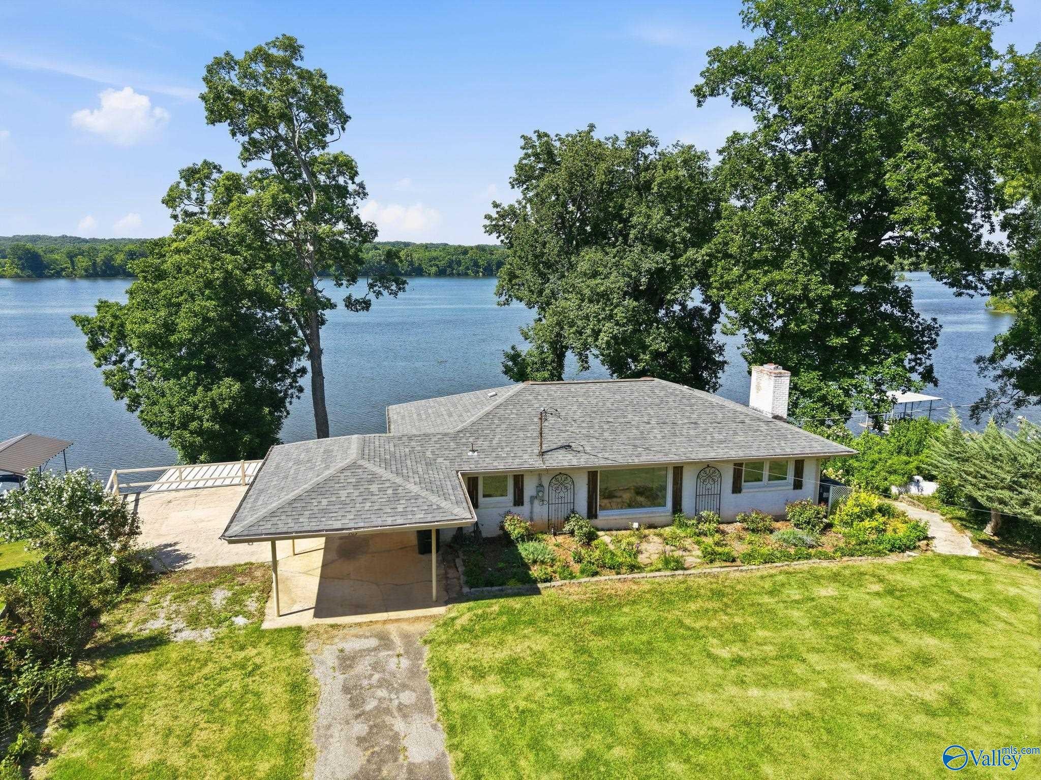703 Carter Drive — photo