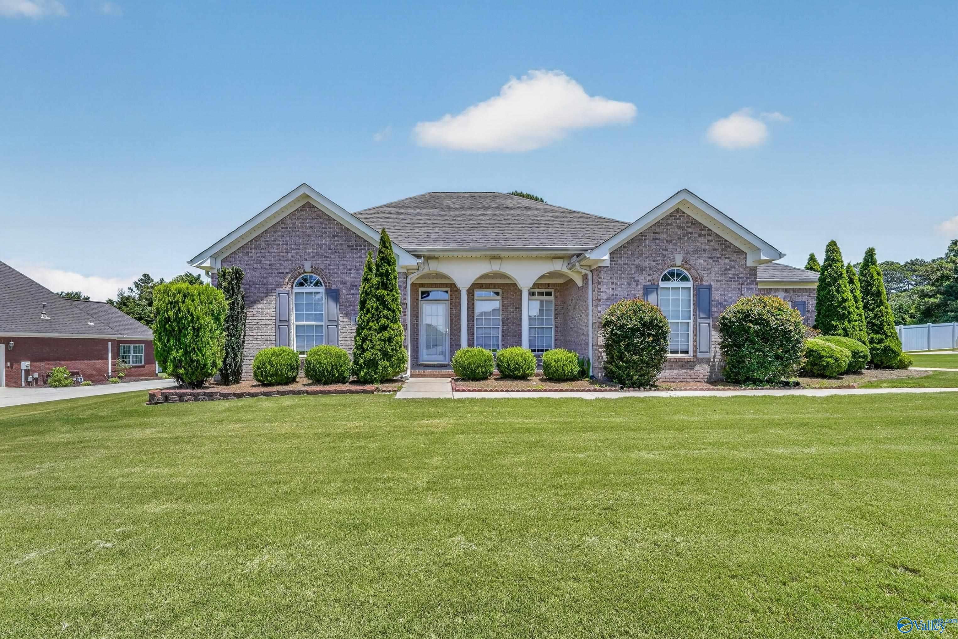 112 Fawn Ridge Drive, Decatur, AL 35603