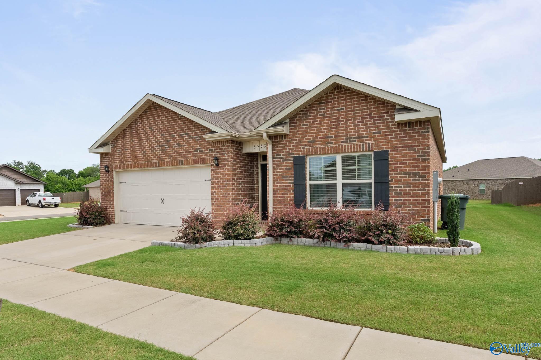 6583 Moon Crest Lane NW — photo