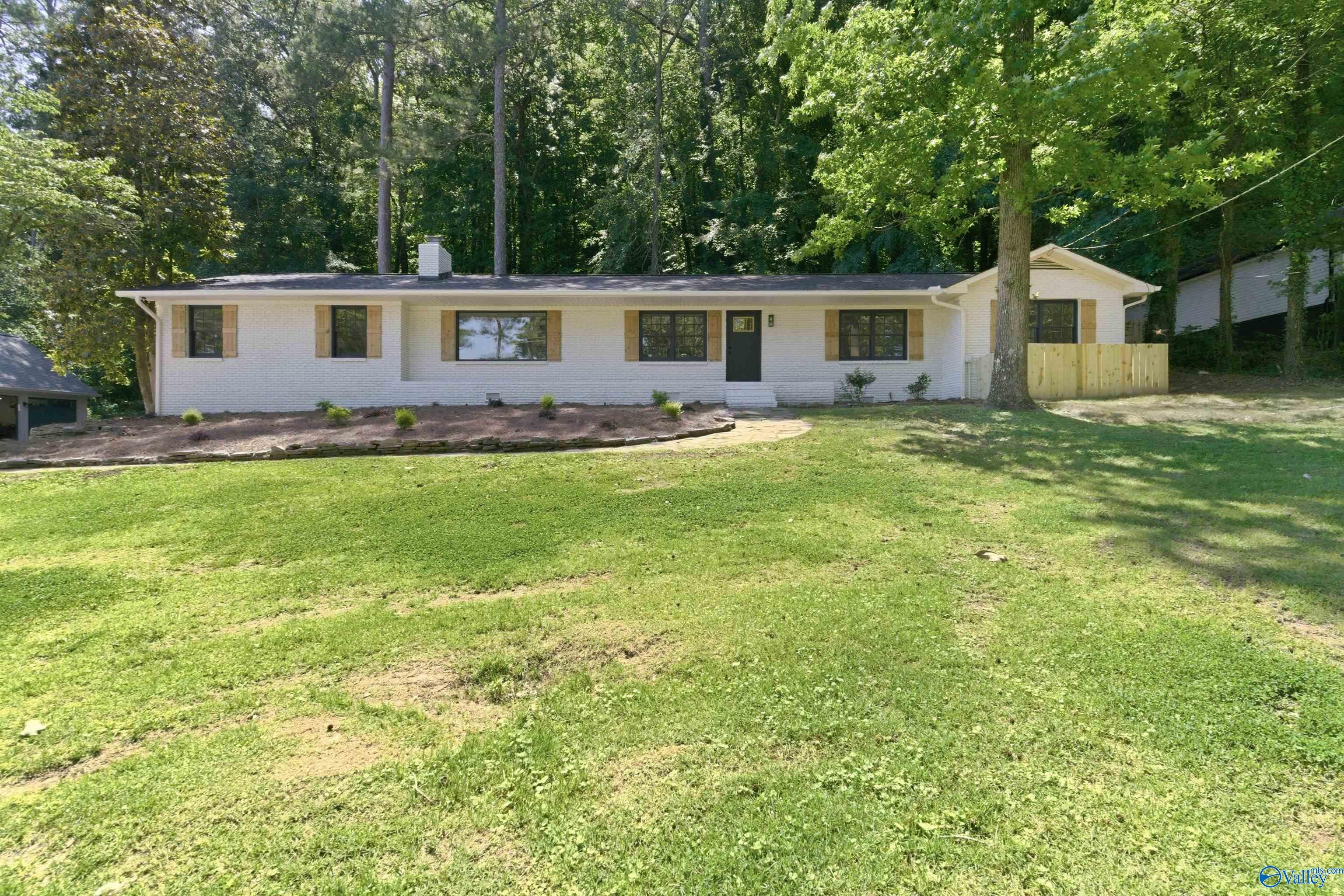 1725 Forest Drive — photo