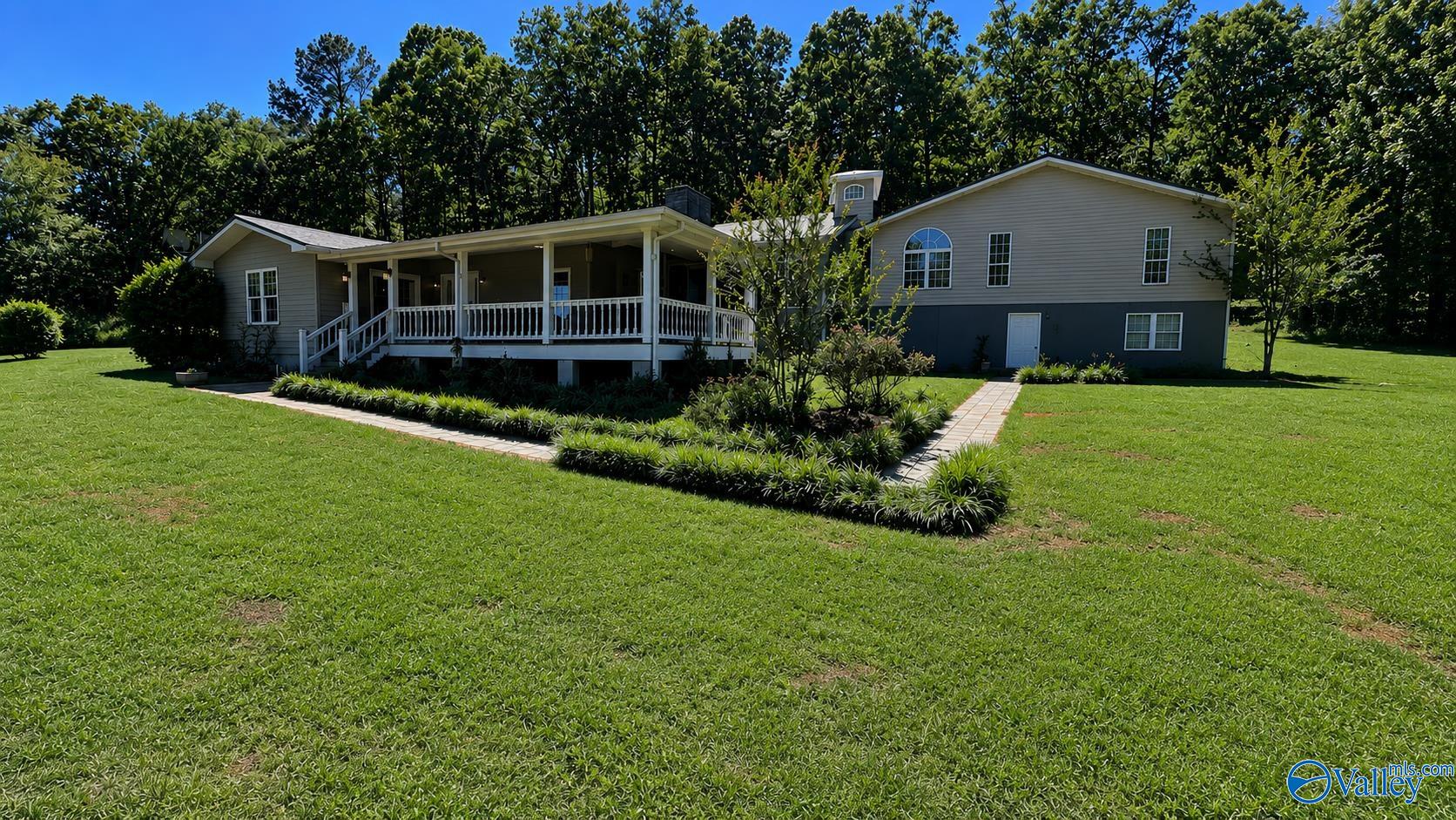 1429 Center Hill Road — photo