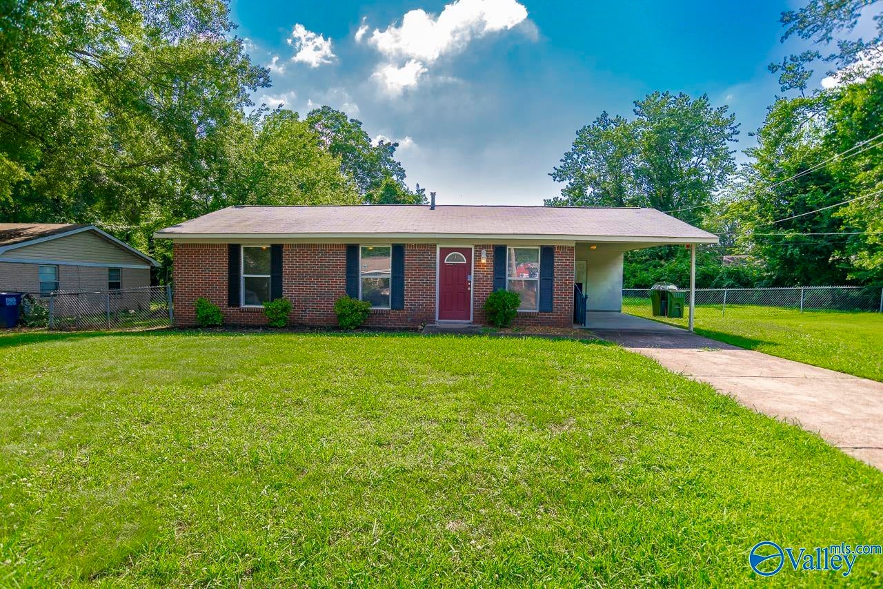 2403 Yorkshire Drive — photo