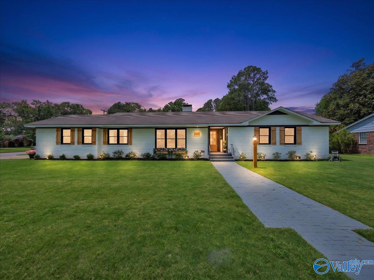 2305 Pennylane SE — photo