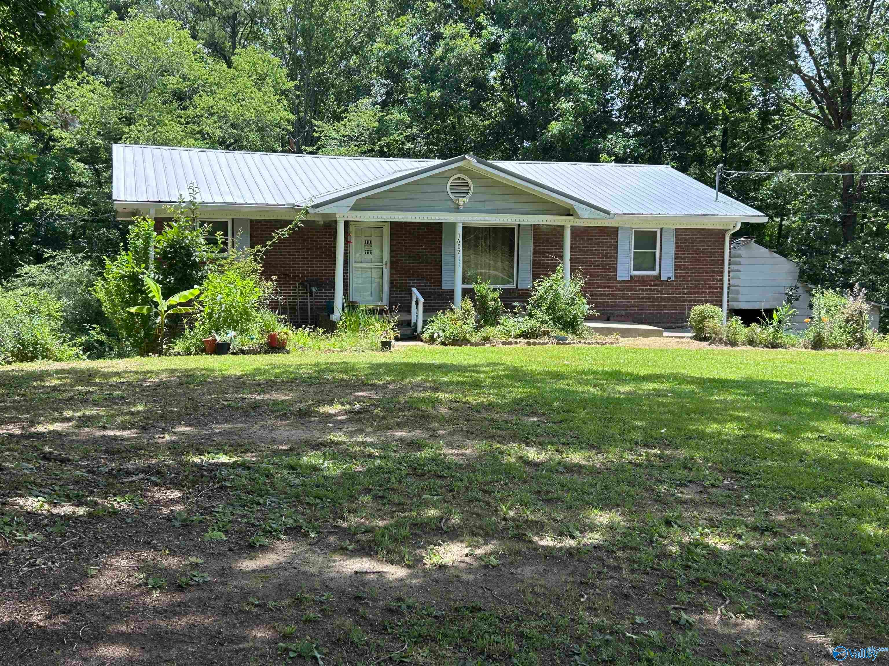 1402 Ross Lake Road — photo